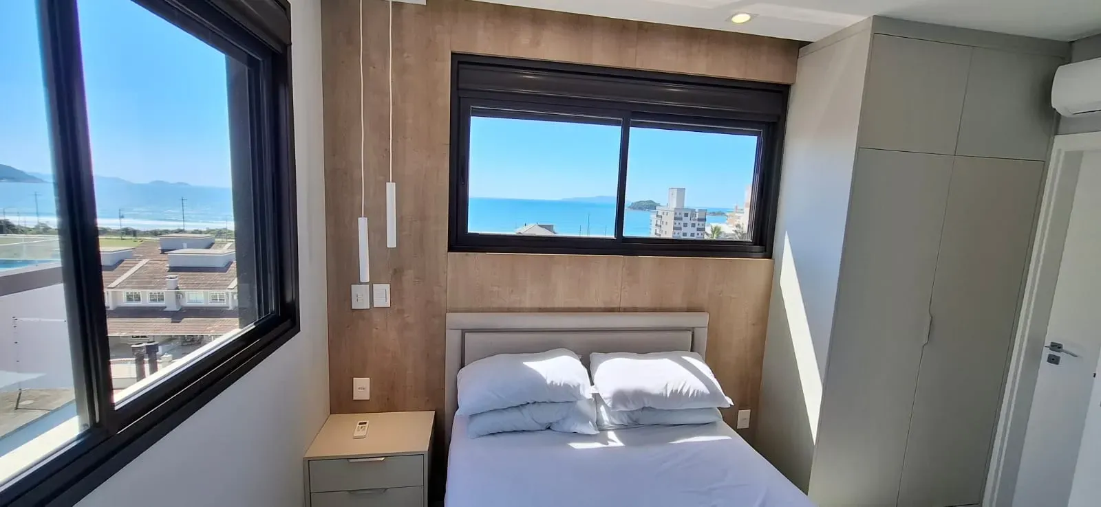 Apartamento com 4 dormitórios sendo 2 suítes e 2 vagas de garagem em Governador Celso Ramos/SC