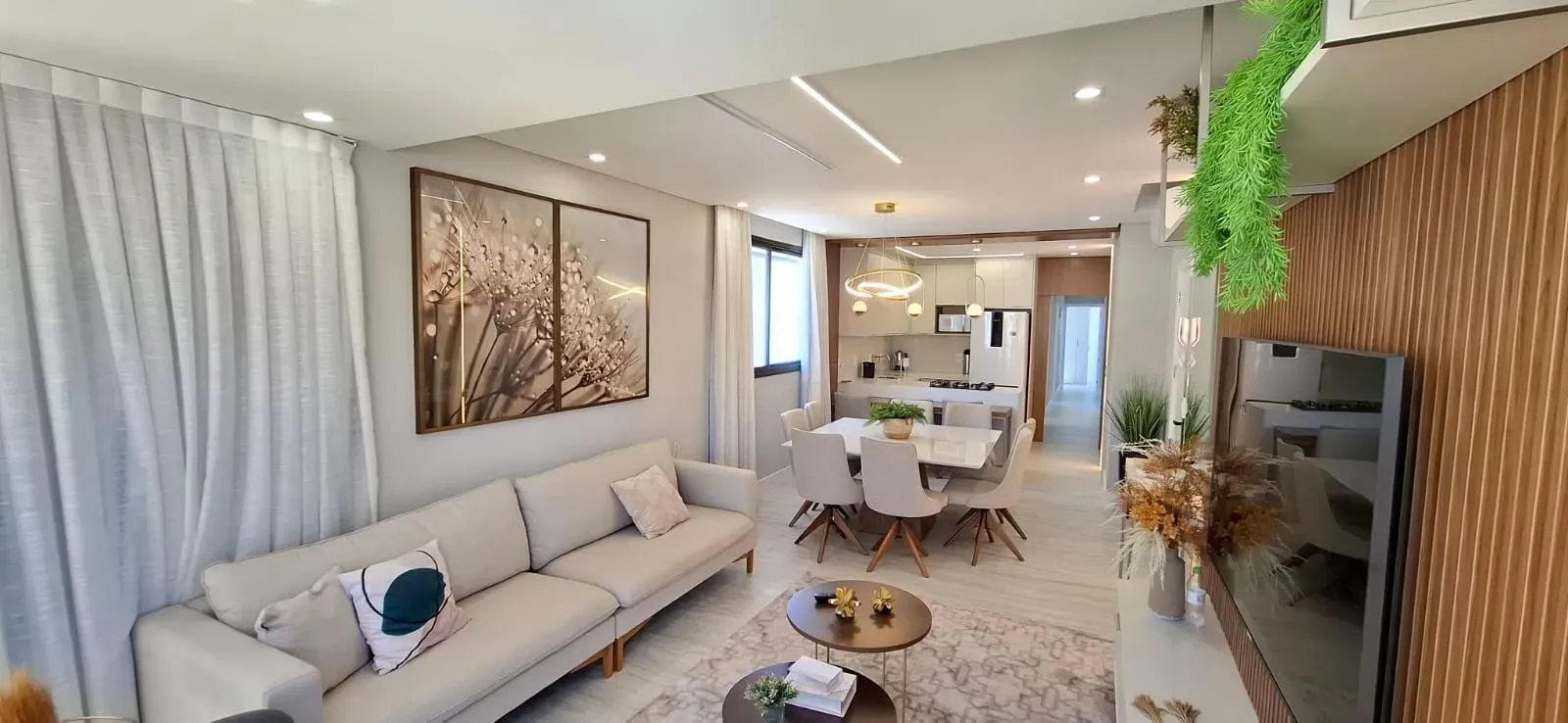 Apartamento com 4 dormitórios sendo 2 suítes e 2 vagas de garagem em Governador Celso Ramos/SC