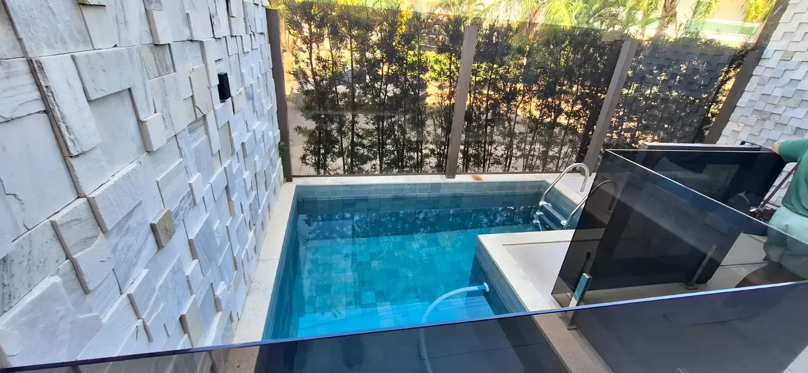 Apartamento com 4 dormitórios sendo 2 suítes e 2 vagas de garagem em Governador Celso Ramos/SC