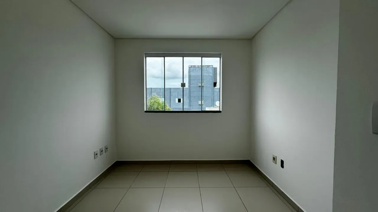 Apartamento com 2 dormitórios sendo 1 suíte e 1 vaga de garagem em Balneário Camboriú/SC