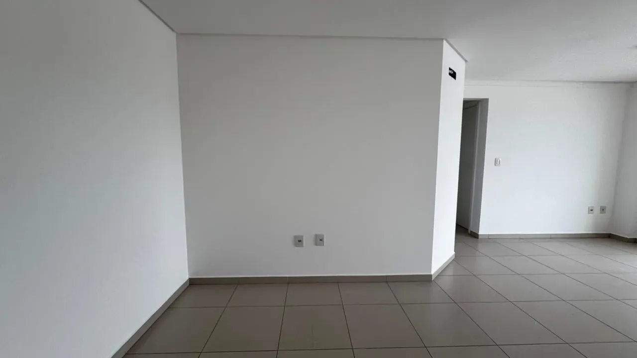 Apartamento com 2 dormitórios sendo 1 suíte e 1 vaga de garagem em Balneário Camboriú/SC