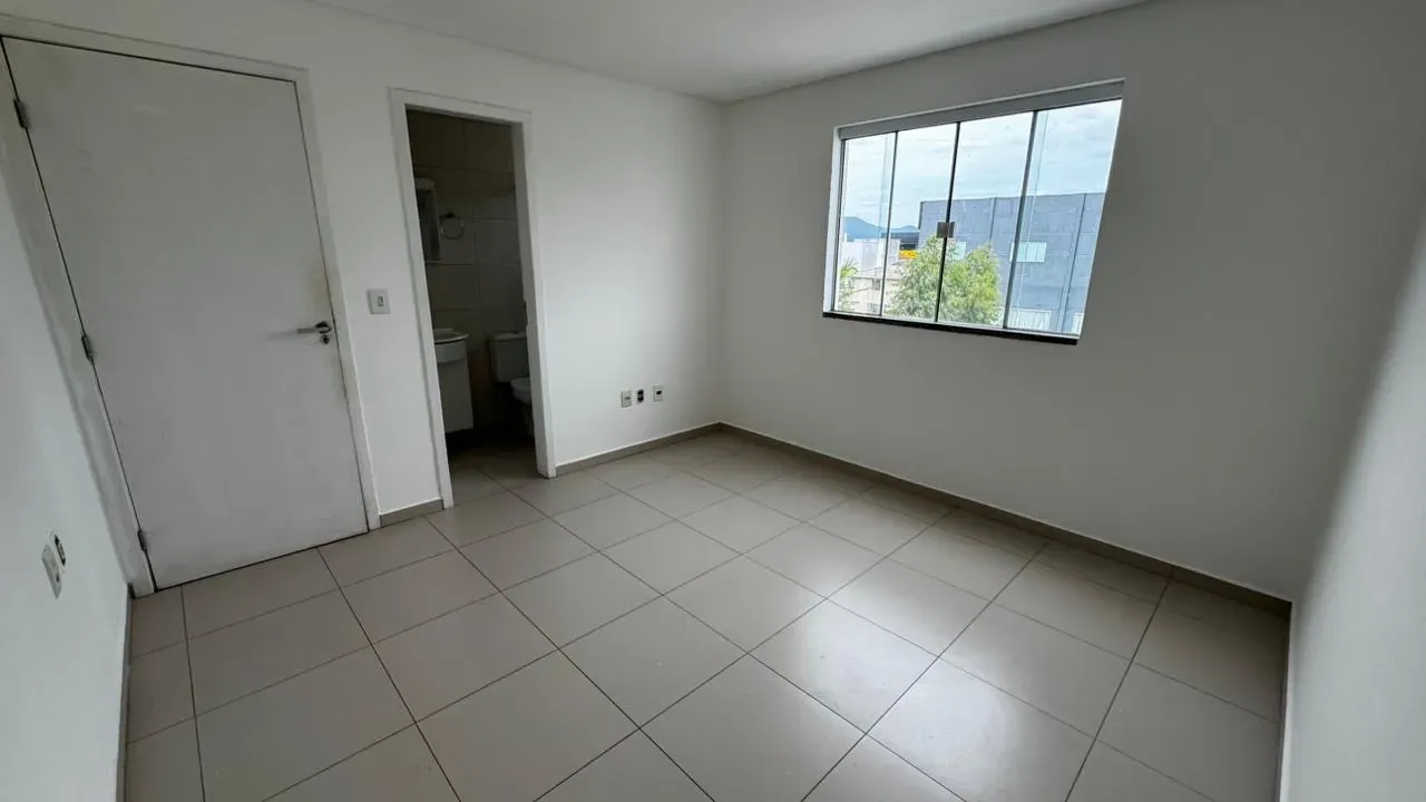 Apartamento com 2 dormitórios sendo 1 suíte e 1 vaga de garagem em Balneário Camboriú/SC
