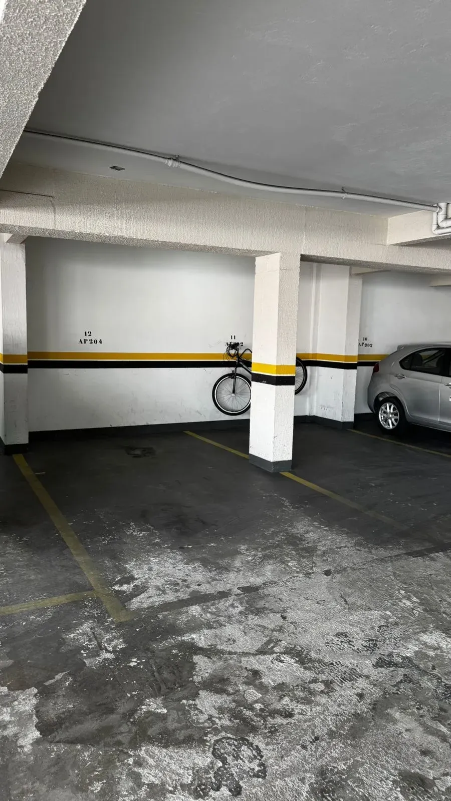 Apartamento com 2 dormitórios sendo 1 suíte e 1 vaga de garagem em Balneário Camboriú/SC