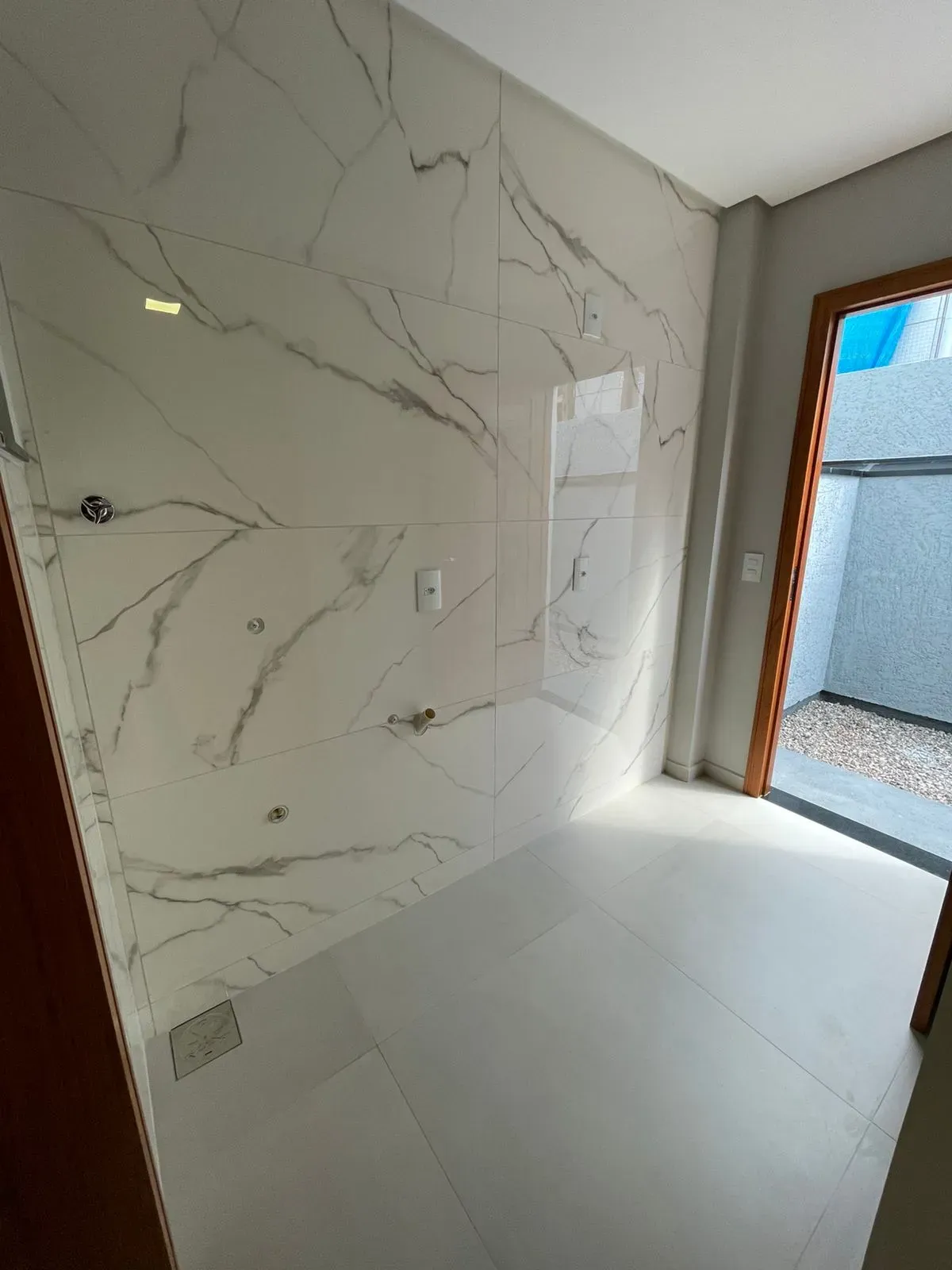 Casa com 2 dormitórios sendo 2 suítes e 2 vagas de garagem em Palhoça/SC