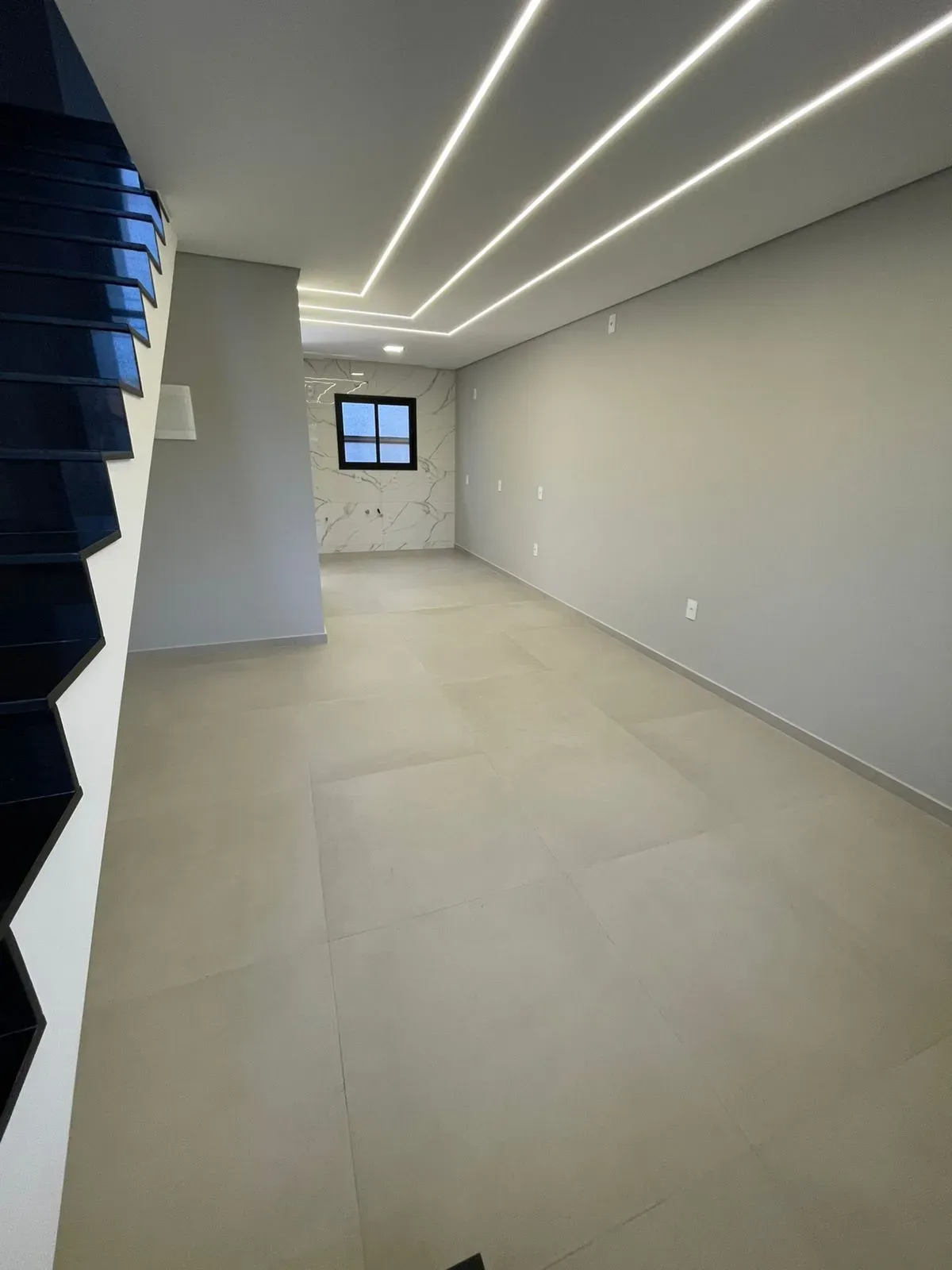 Casa com 2 dormitórios sendo 2 suítes e 2 vagas de garagem em Palhoça/SC