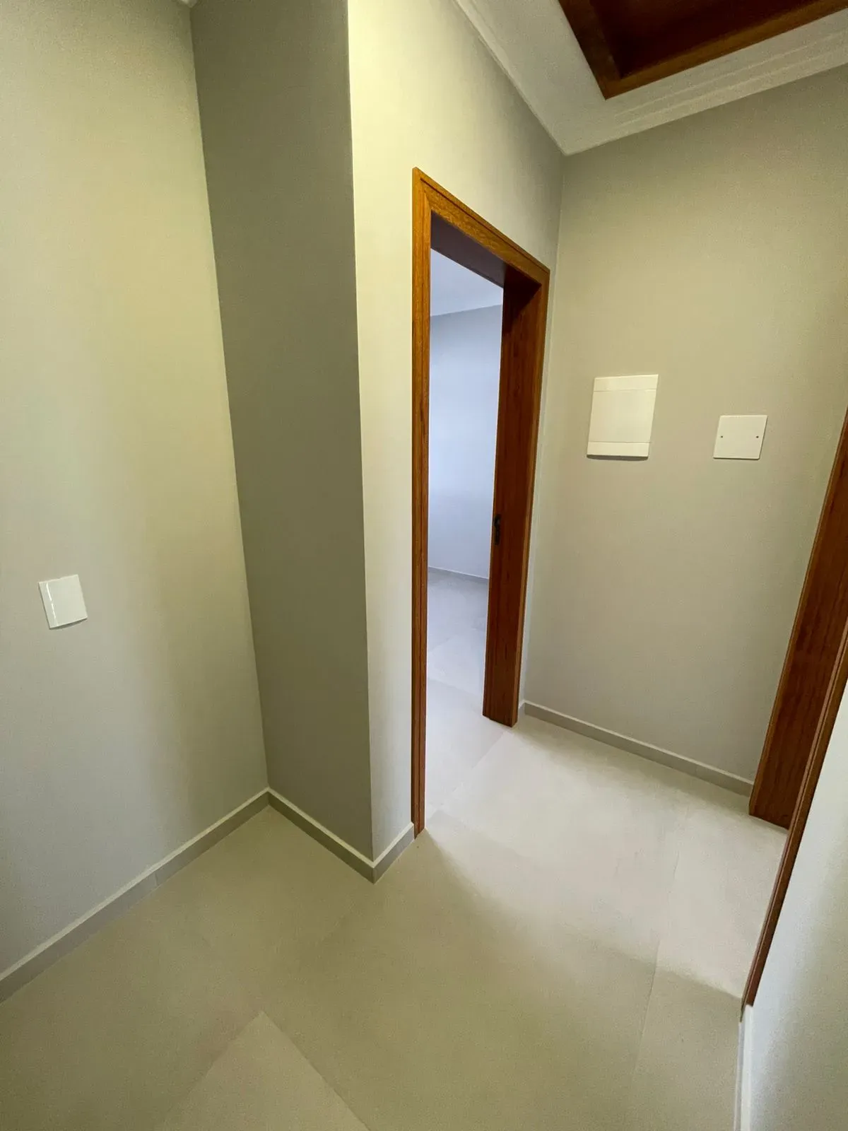 Casa com 2 dormitórios sendo 2 suítes e 2 vagas de garagem em Palhoça/SC