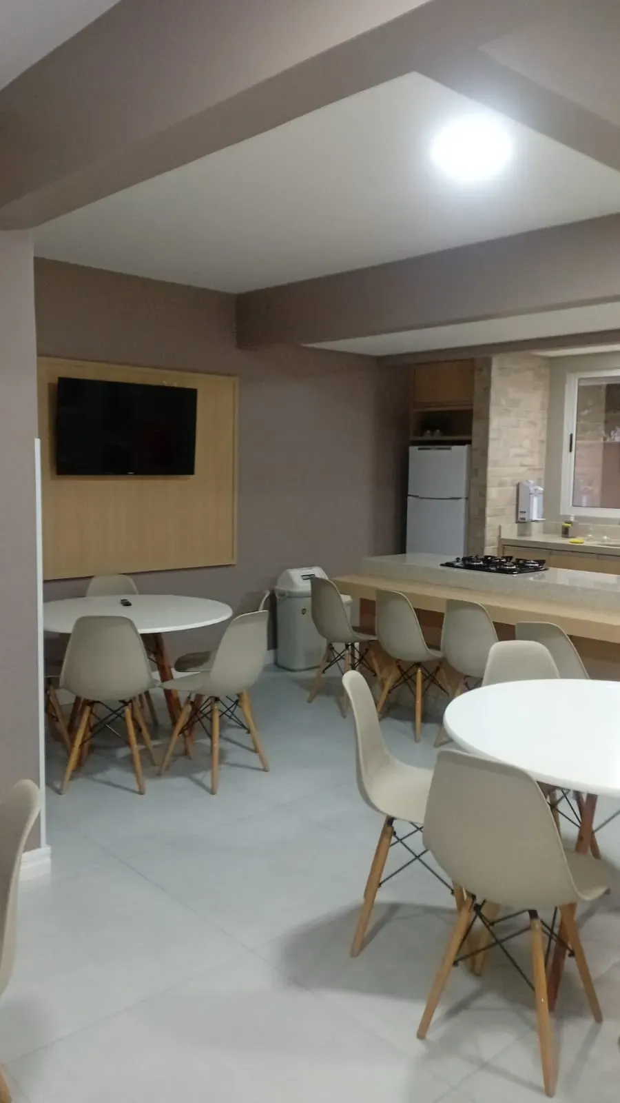 Apartamento com 2 dormitórios e 1 vaga de garagem em Palhoça/SC