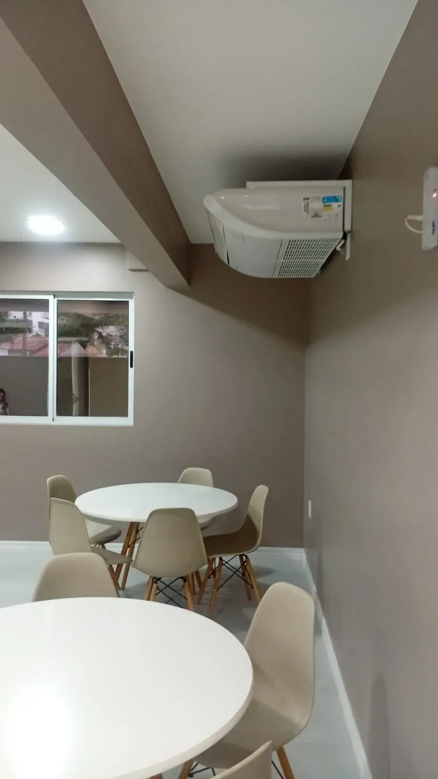 Apartamento com 2 dormitórios e 1 vaga de garagem em Palhoça/SC