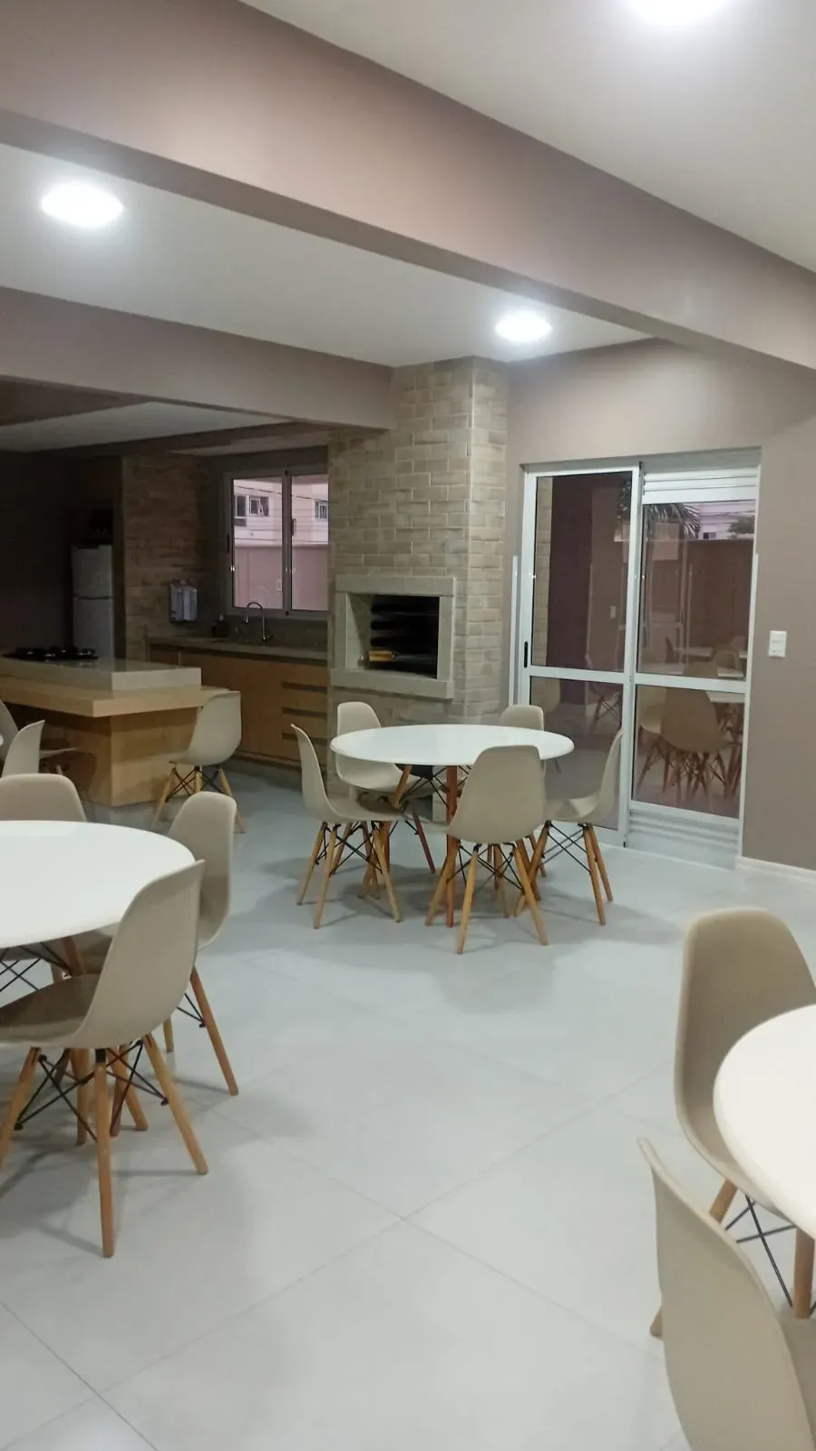 Apartamento com 2 dormitórios e 1 vaga de garagem em Palhoça/SC