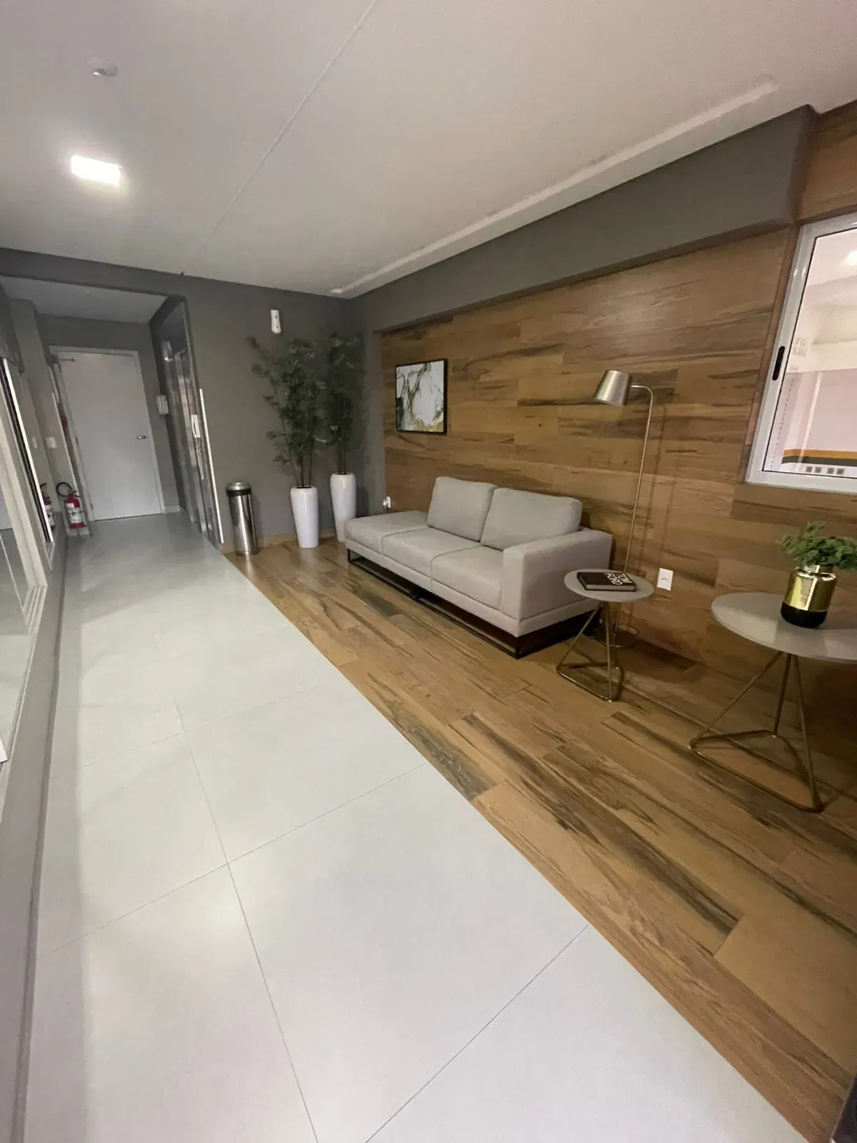 Apartamento com 2 dormitórios e 1 vaga de garagem em Palhoça/SC