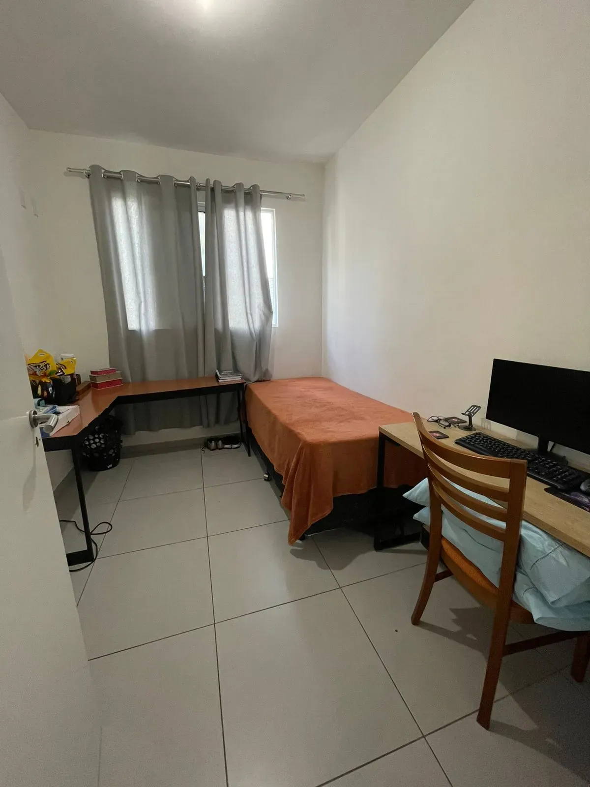 Apartamento com 2 dormitórios e 1 vaga de garagem em Palhoça/SC