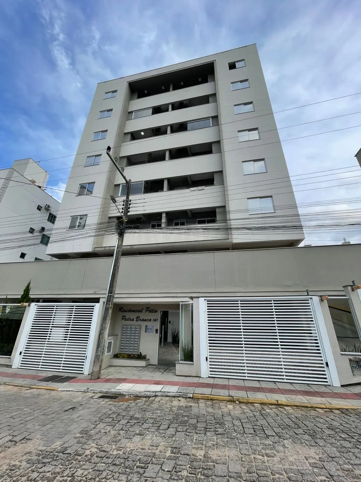 Apartamento com 2 dormitórios e 1 vaga de garagem em Palhoça/SC