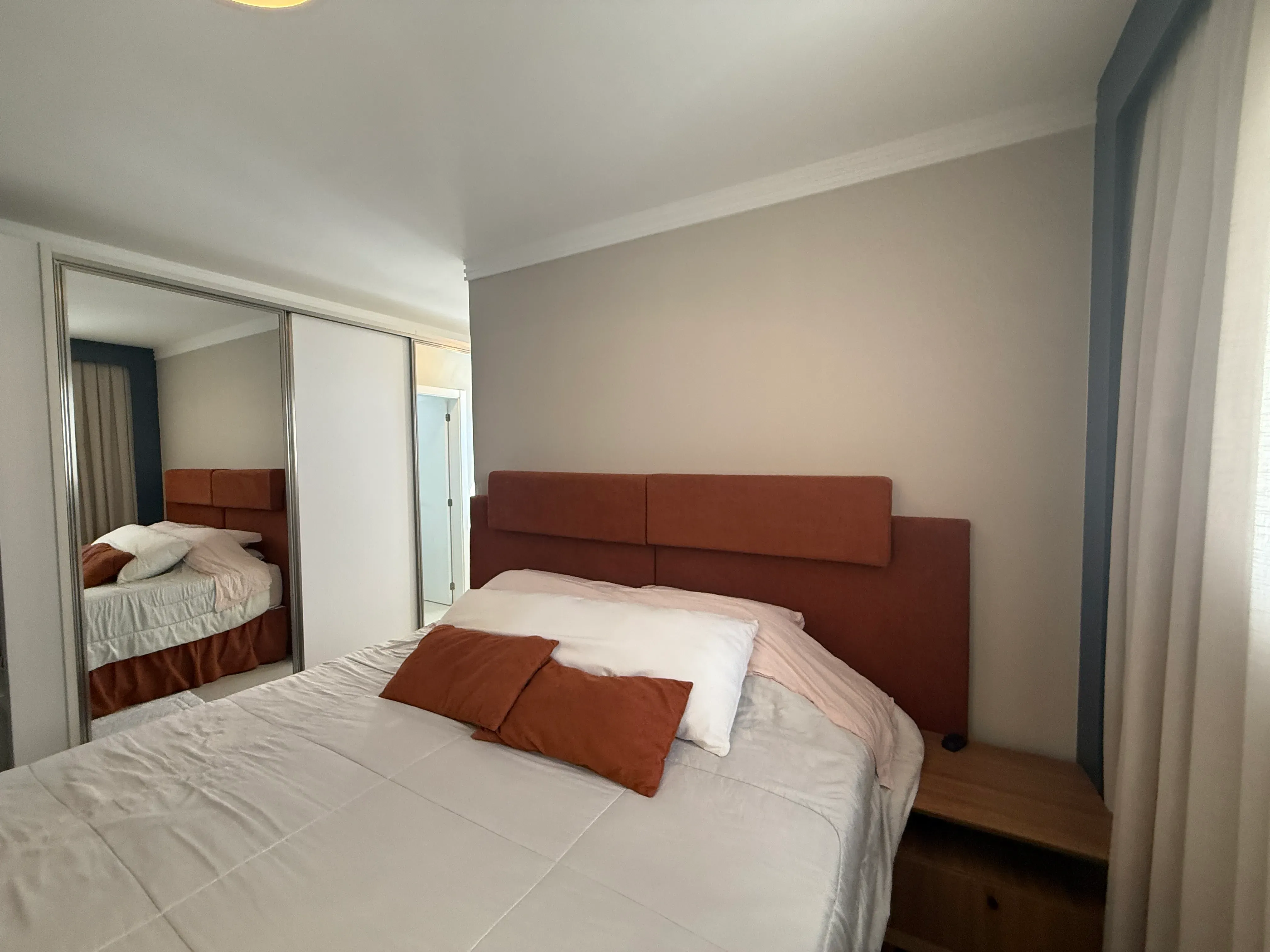 Apartamento com 3 dormitórios sendo 3 suítes e 3 vagas de garagem em Balneário Camboriú/SC