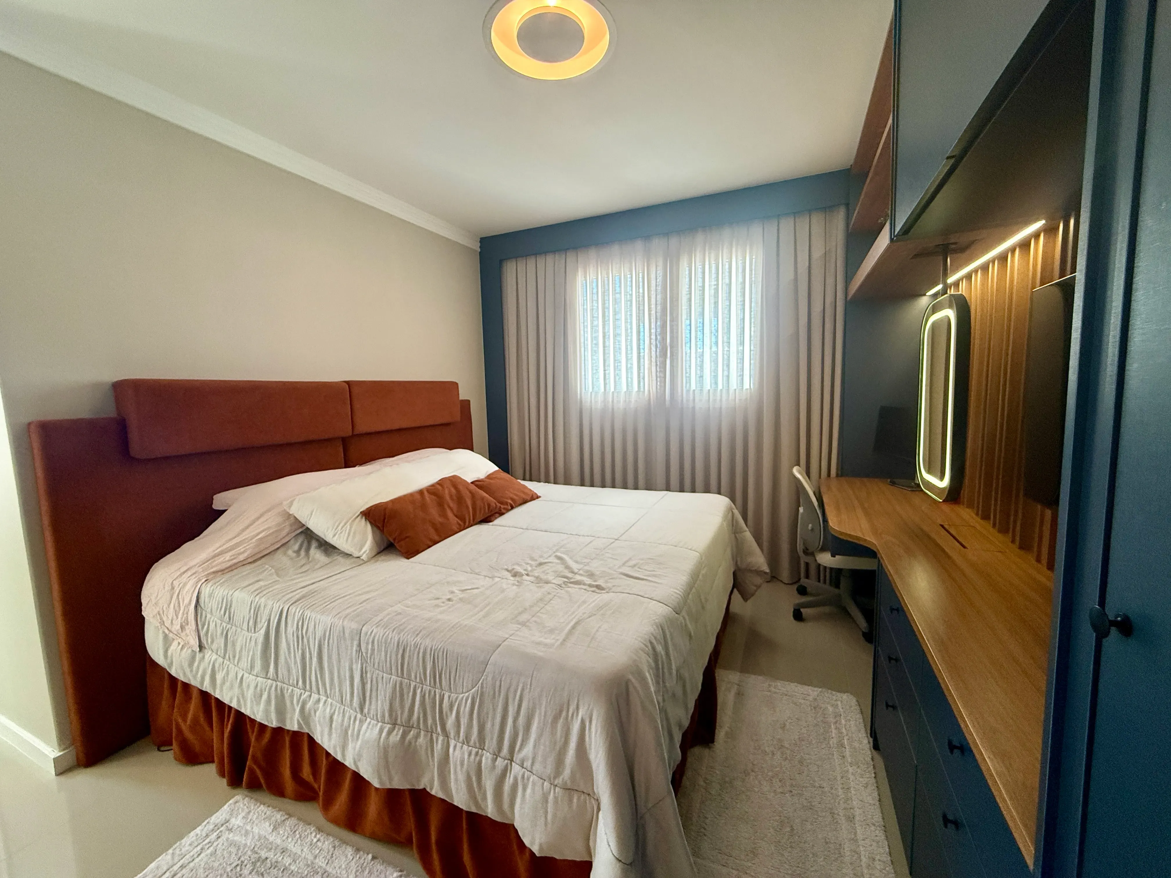 Apartamento com 3 dormitórios sendo 3 suítes e 3 vagas de garagem em Balneário Camboriú/SC