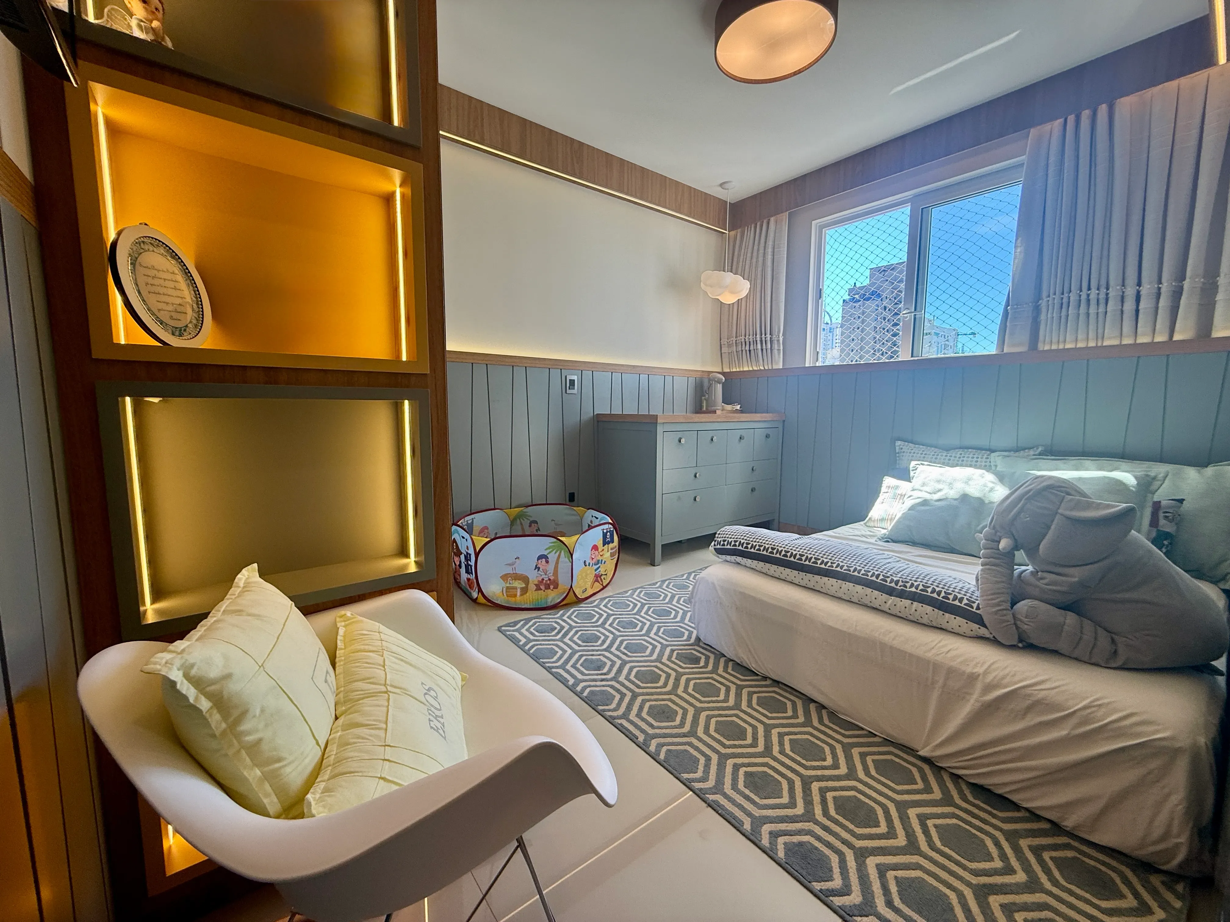 Apartamento com 3 dormitórios sendo 3 suítes e 3 vagas de garagem em Balneário Camboriú/SC