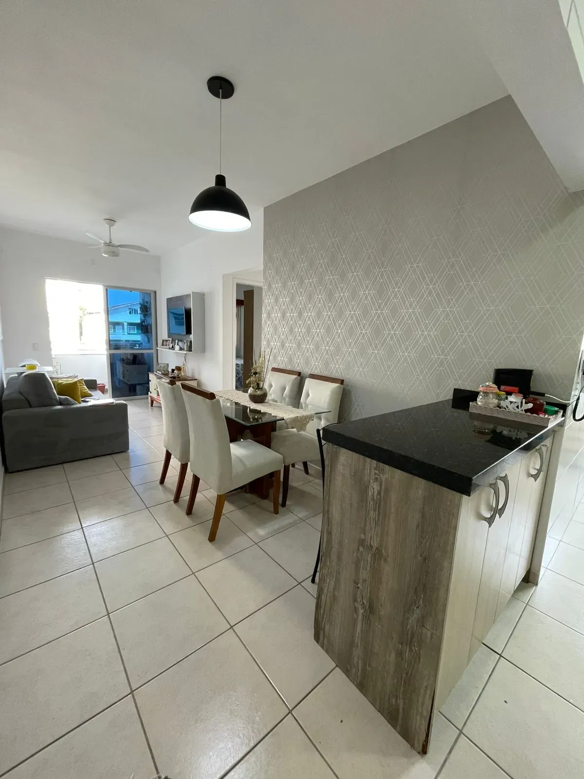 Apartamento com 2 dormitórios e 1 vaga de garagem em Palhoça/SC