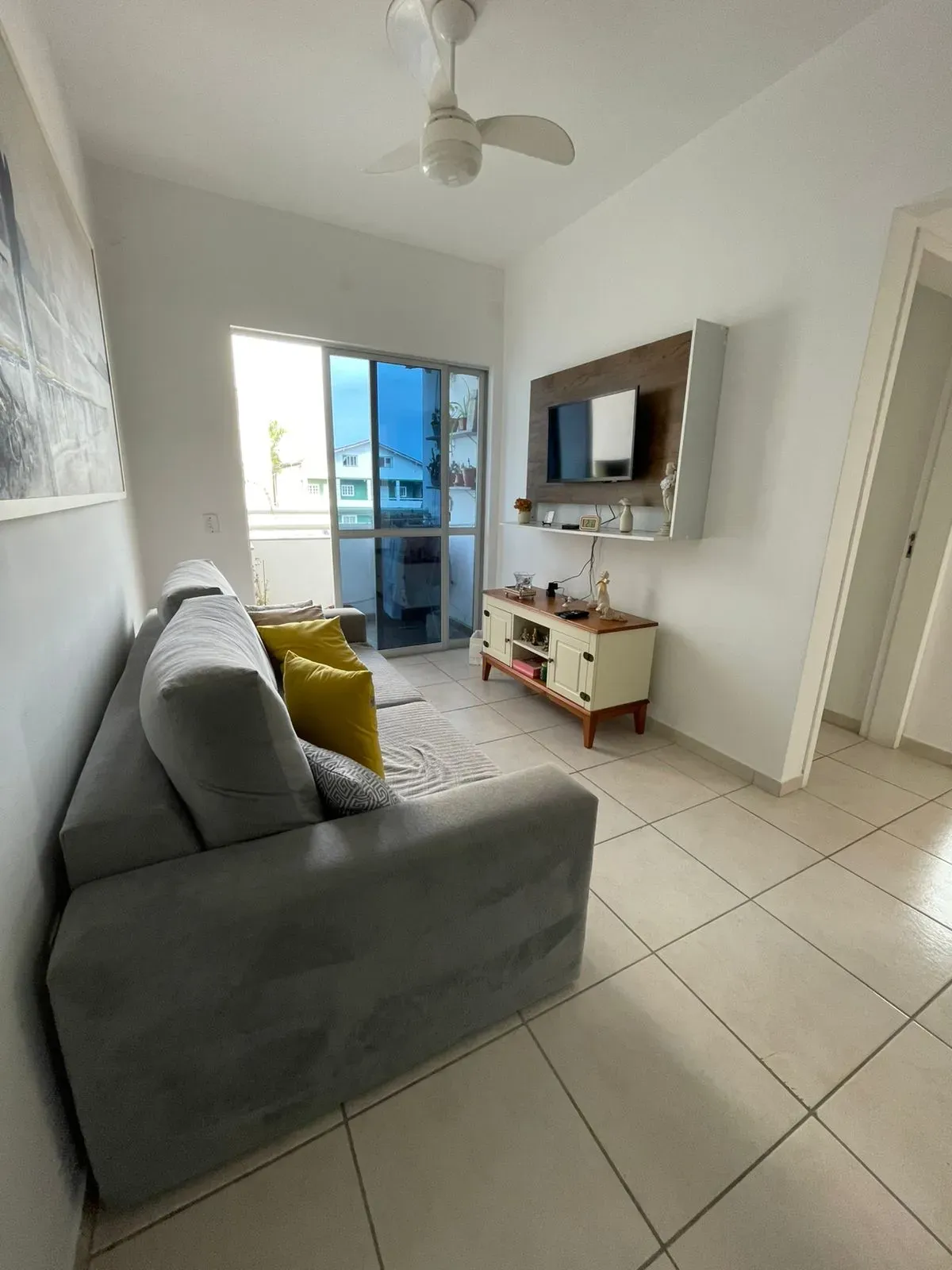 Apartamento com 2 dormitórios e 1 vaga de garagem em Palhoça/SC