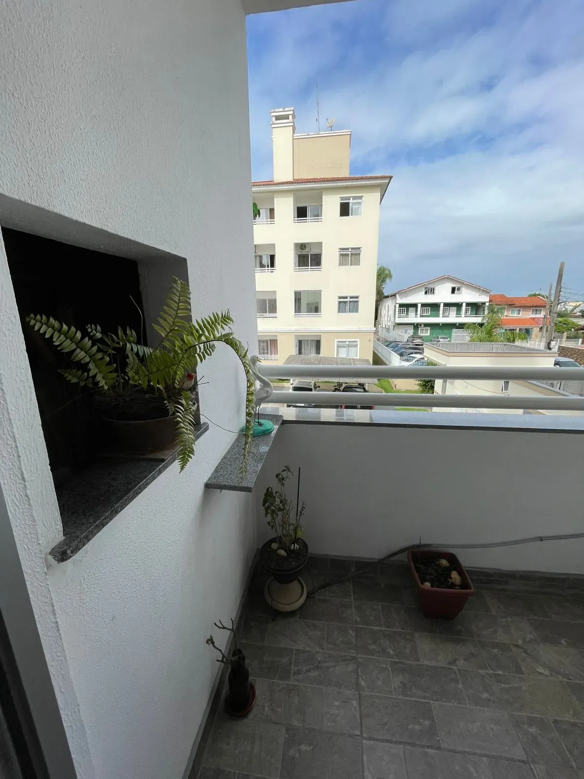 Apartamento com 2 dormitórios e 1 vaga de garagem em Palhoça/SC