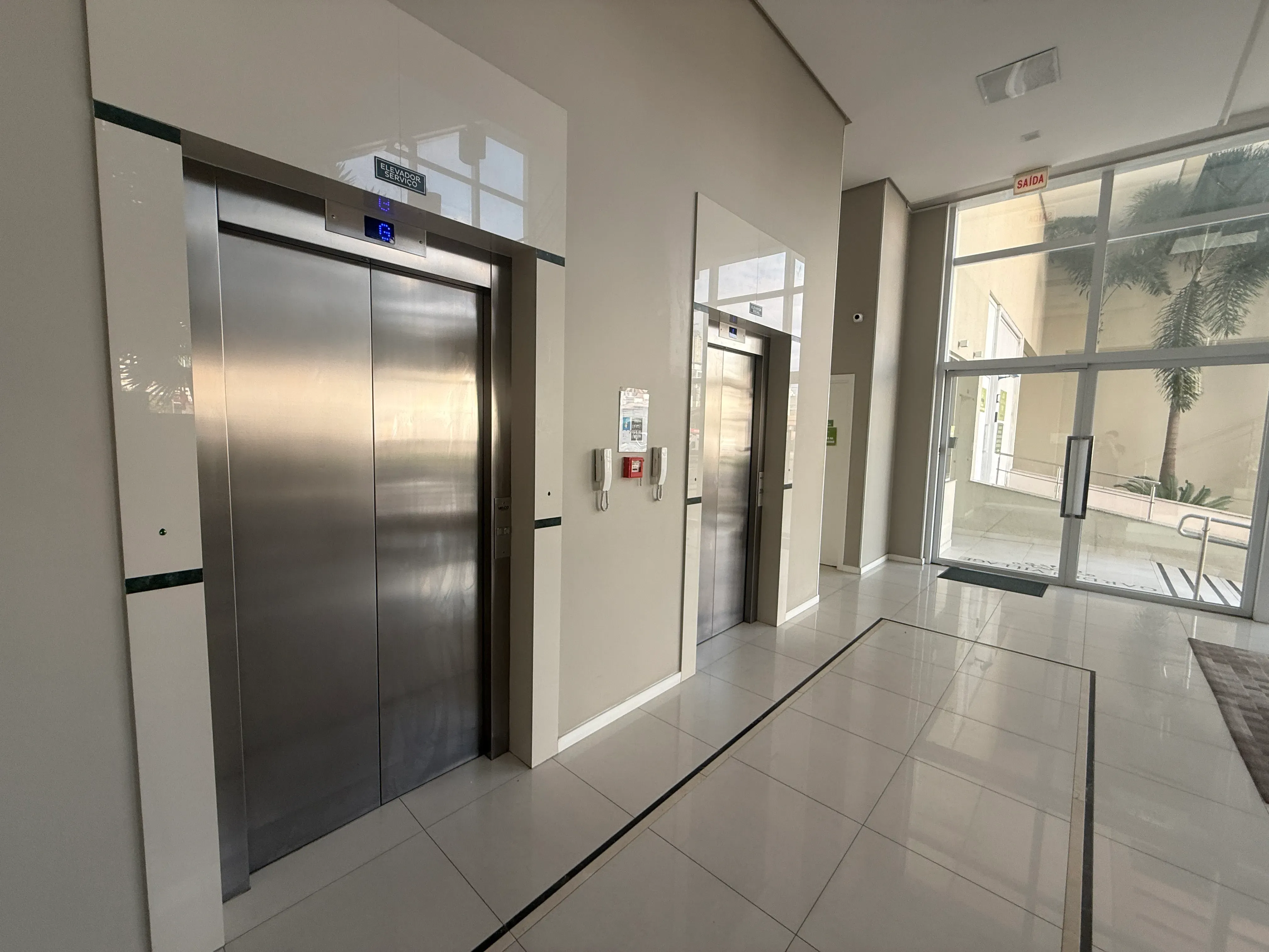 Apartamento com 2 dormitórios sendo 1 suíte e 1 vaga de garagem em Balneário Camboriú/SC