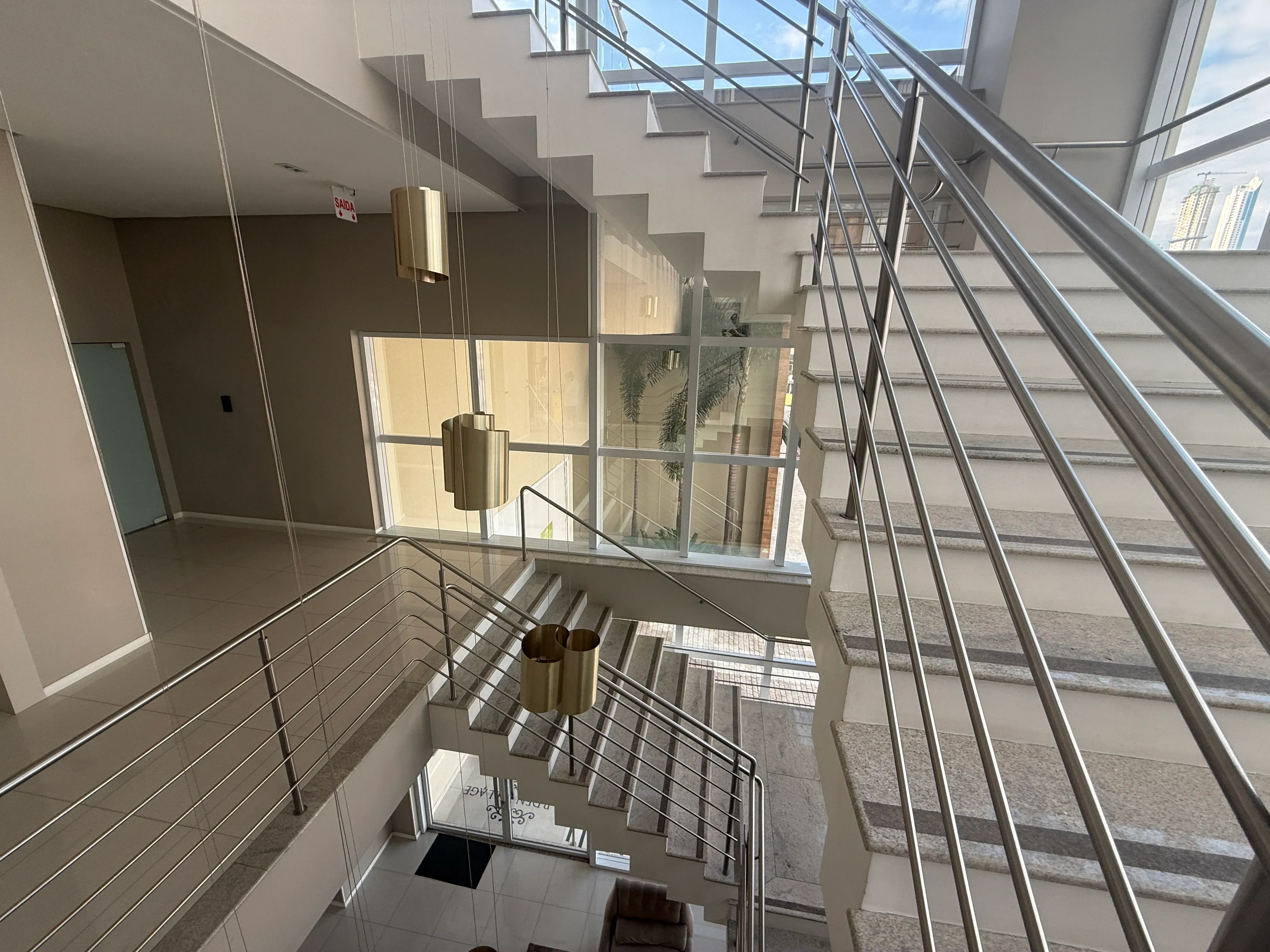 Apartamento com 2 dormitórios sendo 1 suíte e 1 vaga de garagem em Balneário Camboriú/SC