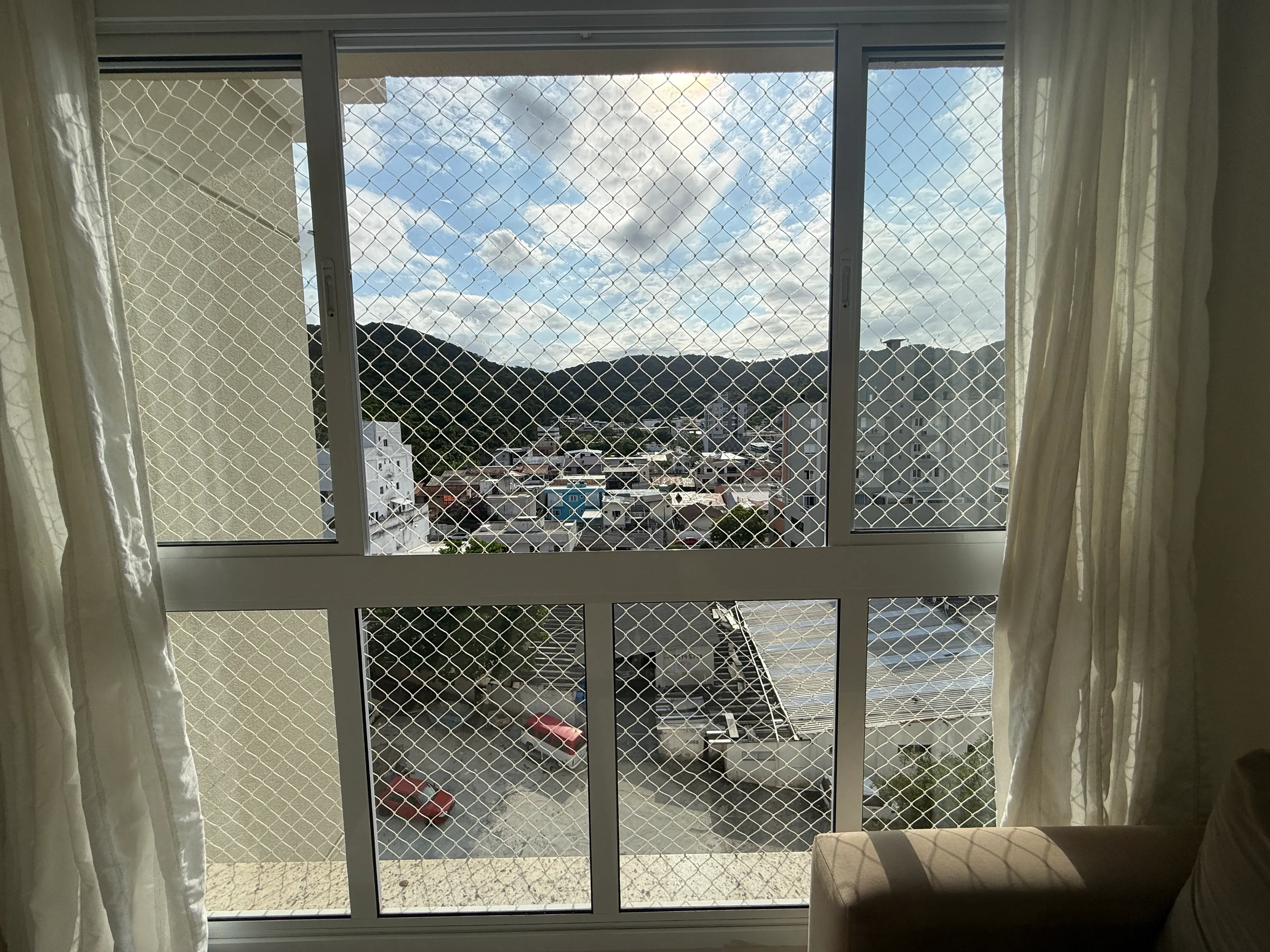 Apartamento com 2 dormitórios sendo 1 suíte e 1 vaga de garagem em Balneário Camboriú/SC