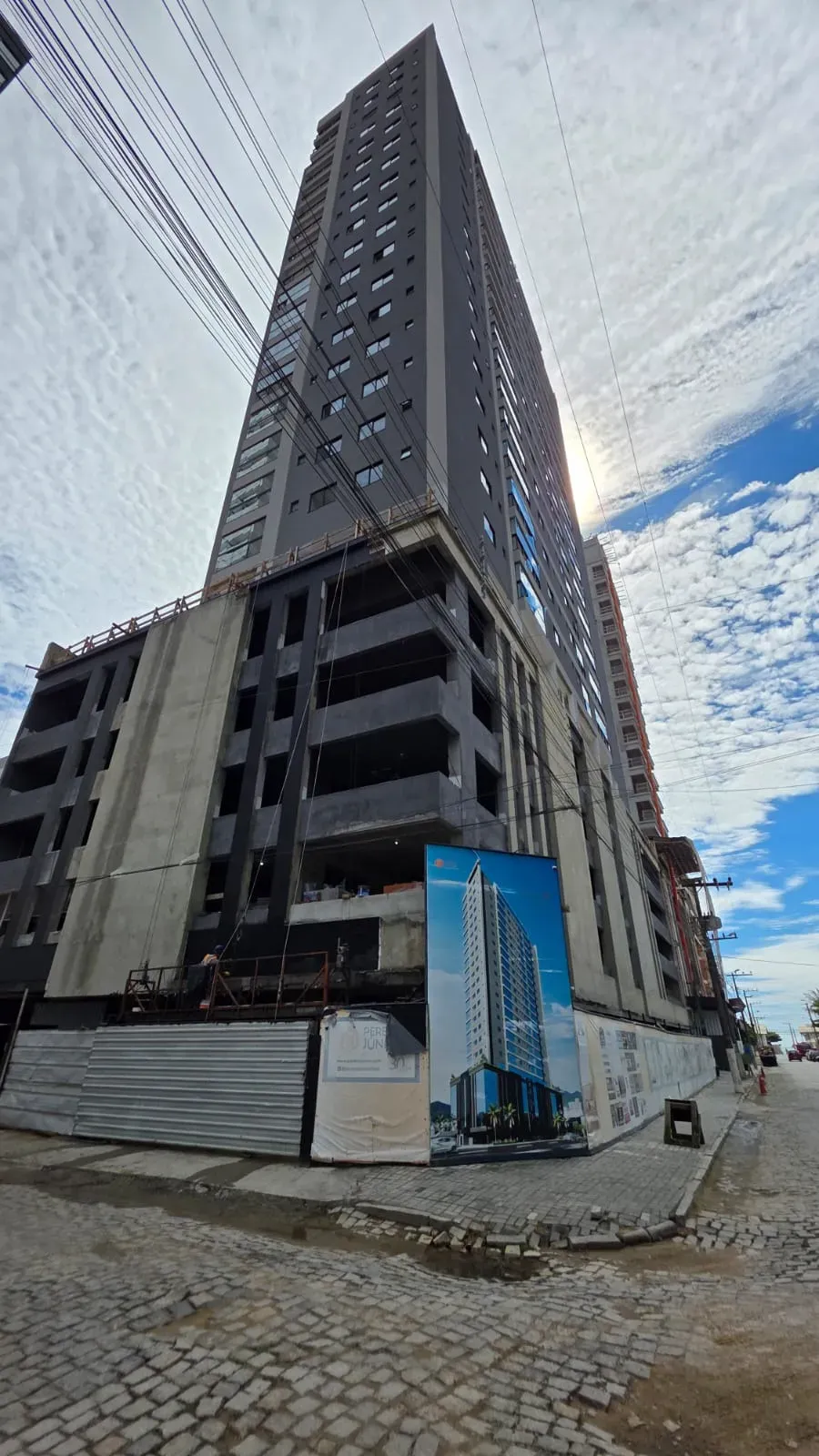 Apartamento 3 suítes e 2 vagas de garagem em Pereque - Porto Belo/SC