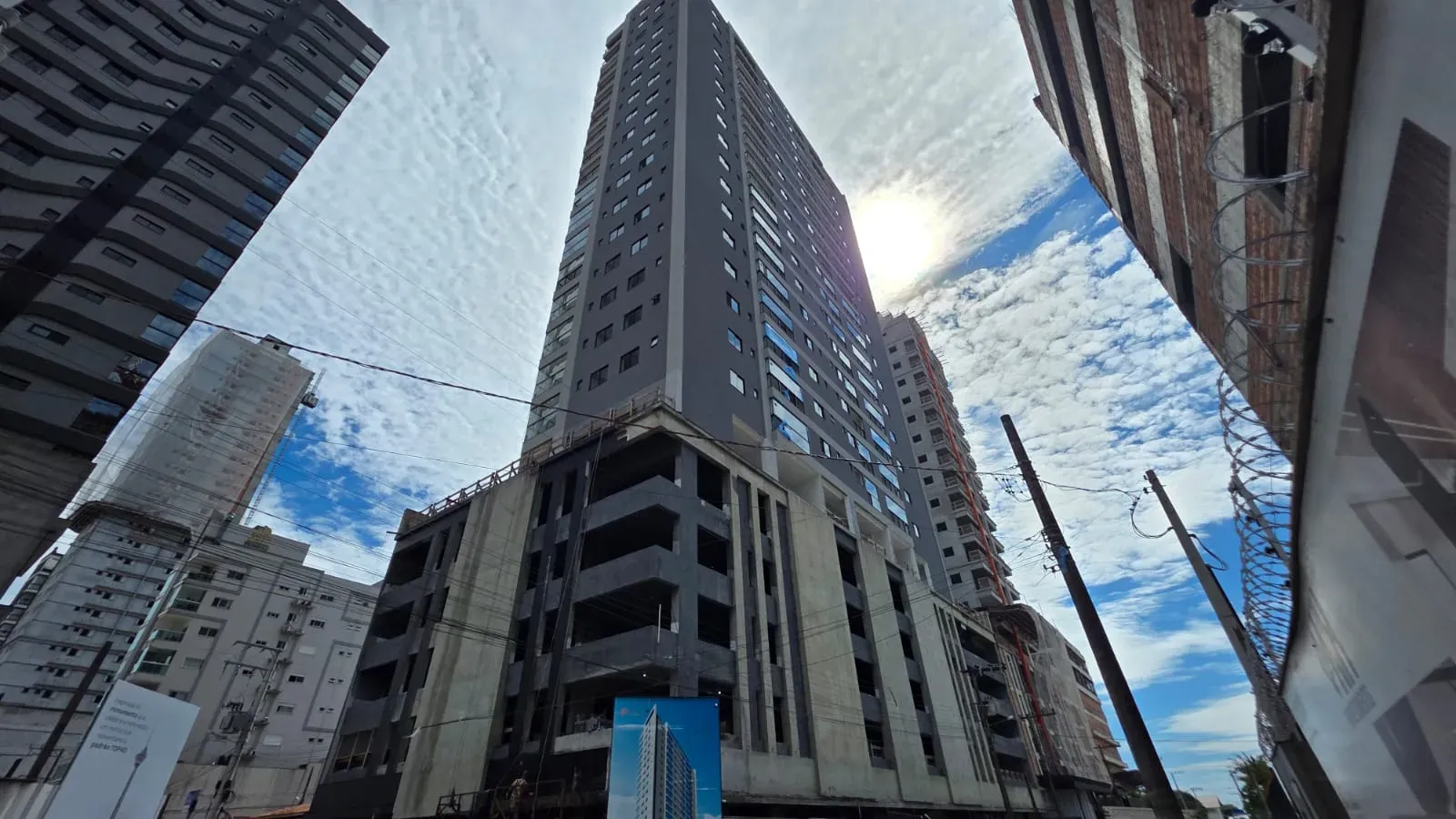 Apartamento 3 suítes e 2 vagas de garagem em Pereque - Porto Belo/SC