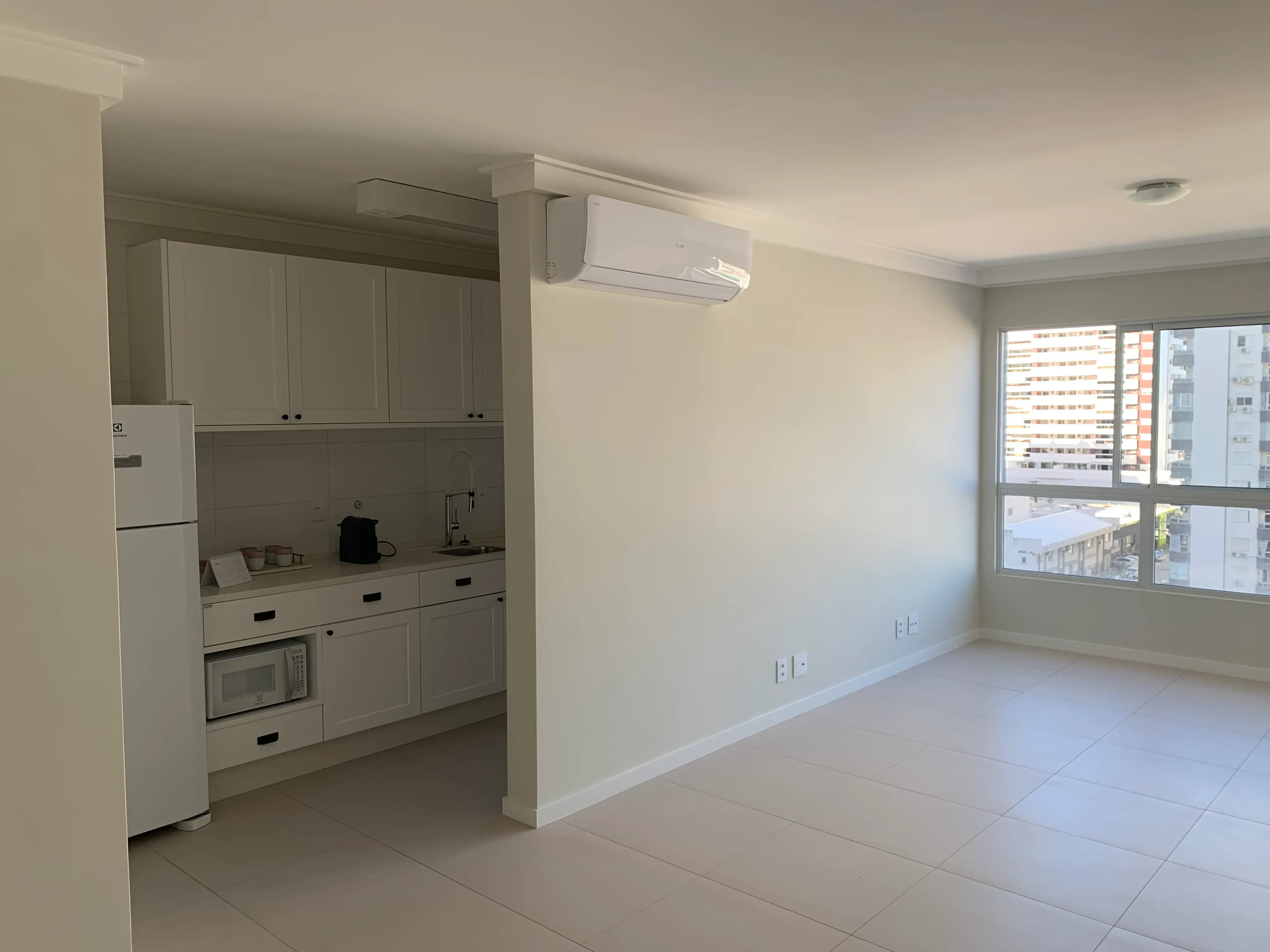 Apartamento com 2 dormitórios sendo 1 suíte e 1 vaga de garagem em São José/SC