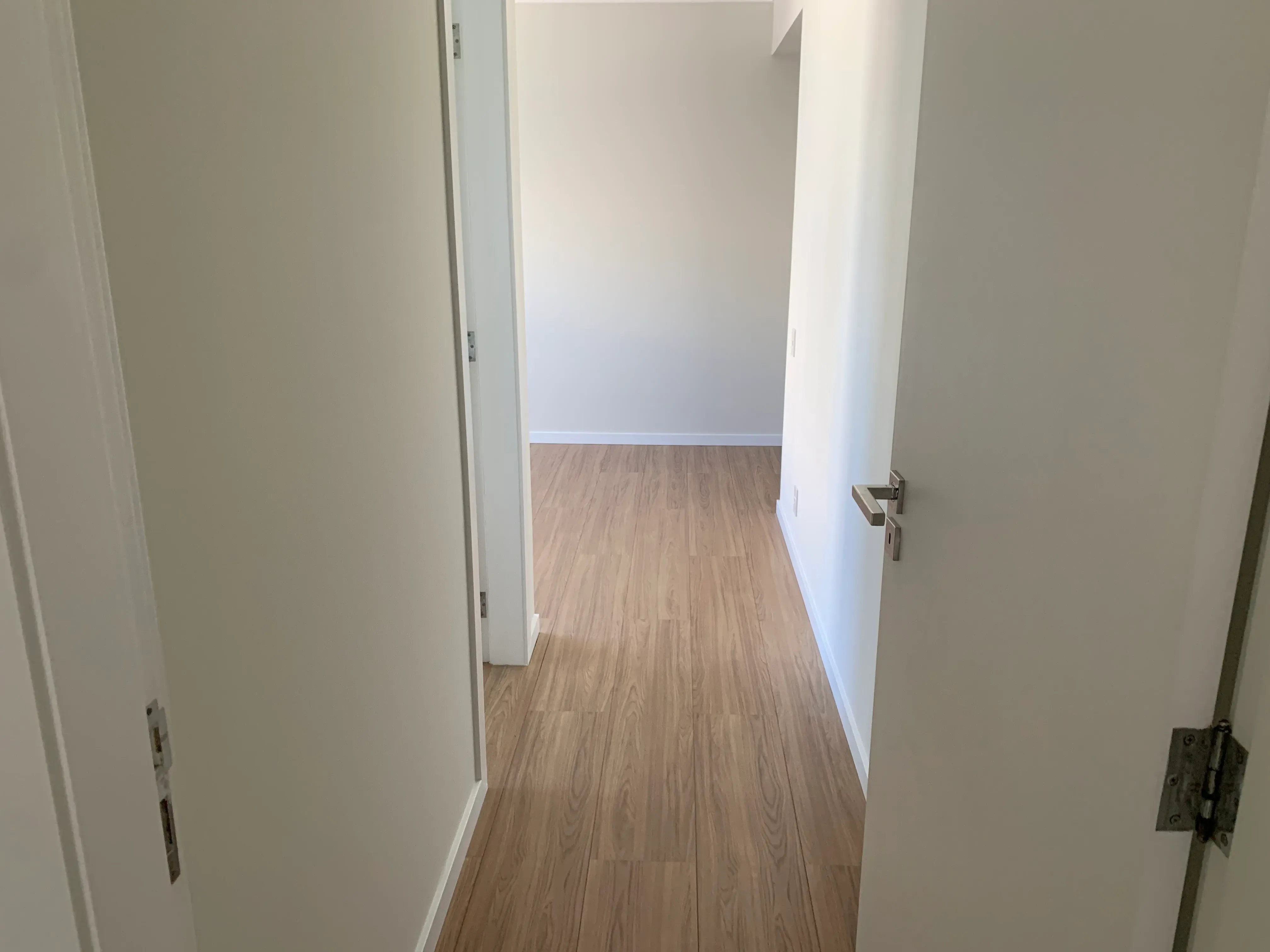 Apartamento com 2 dormitórios sendo 1 suíte e 1 vaga de garagem em São José/SC