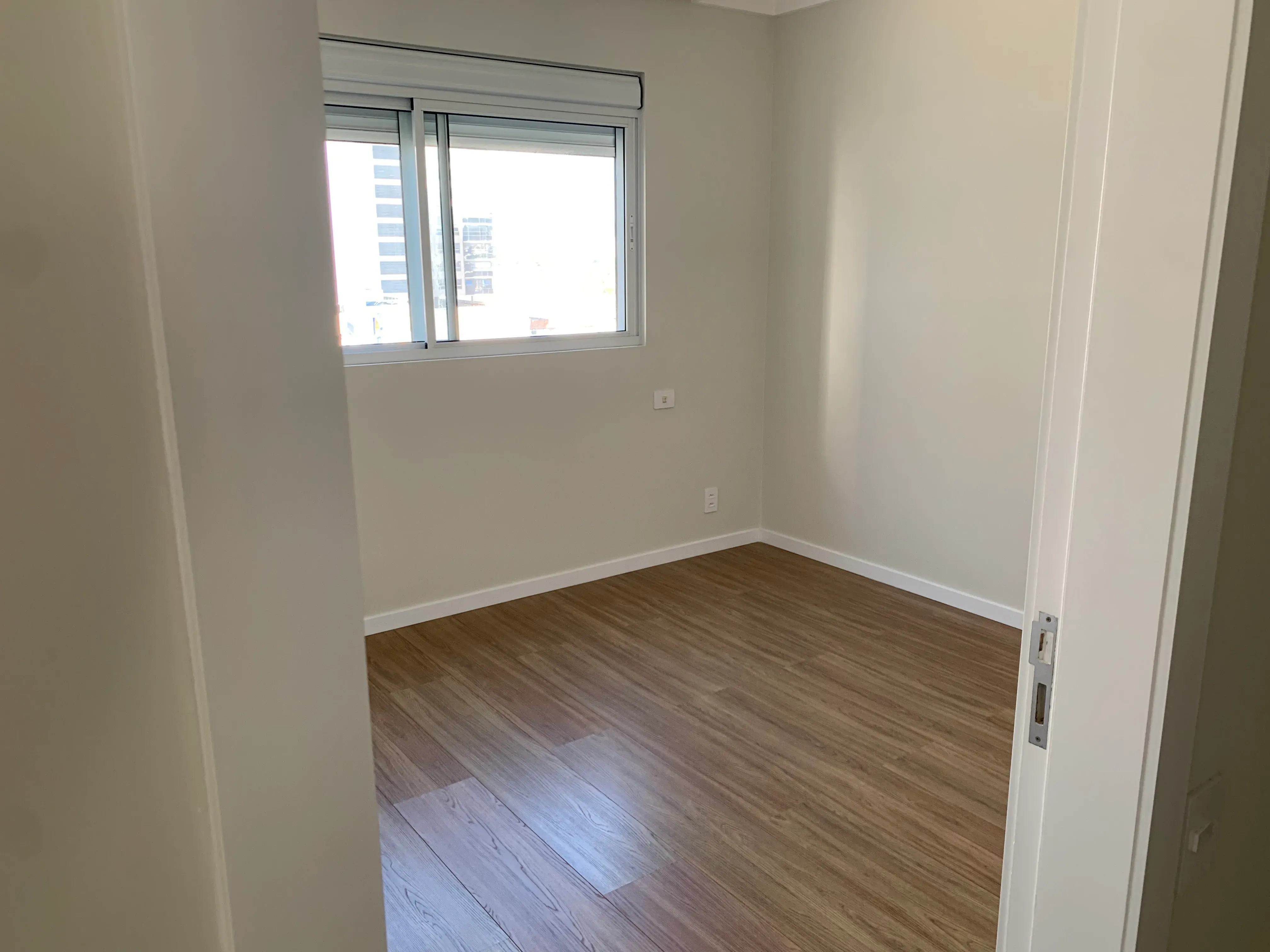 Apartamento com 2 dormitórios sendo 1 suíte e 1 vaga de garagem em São José/SC