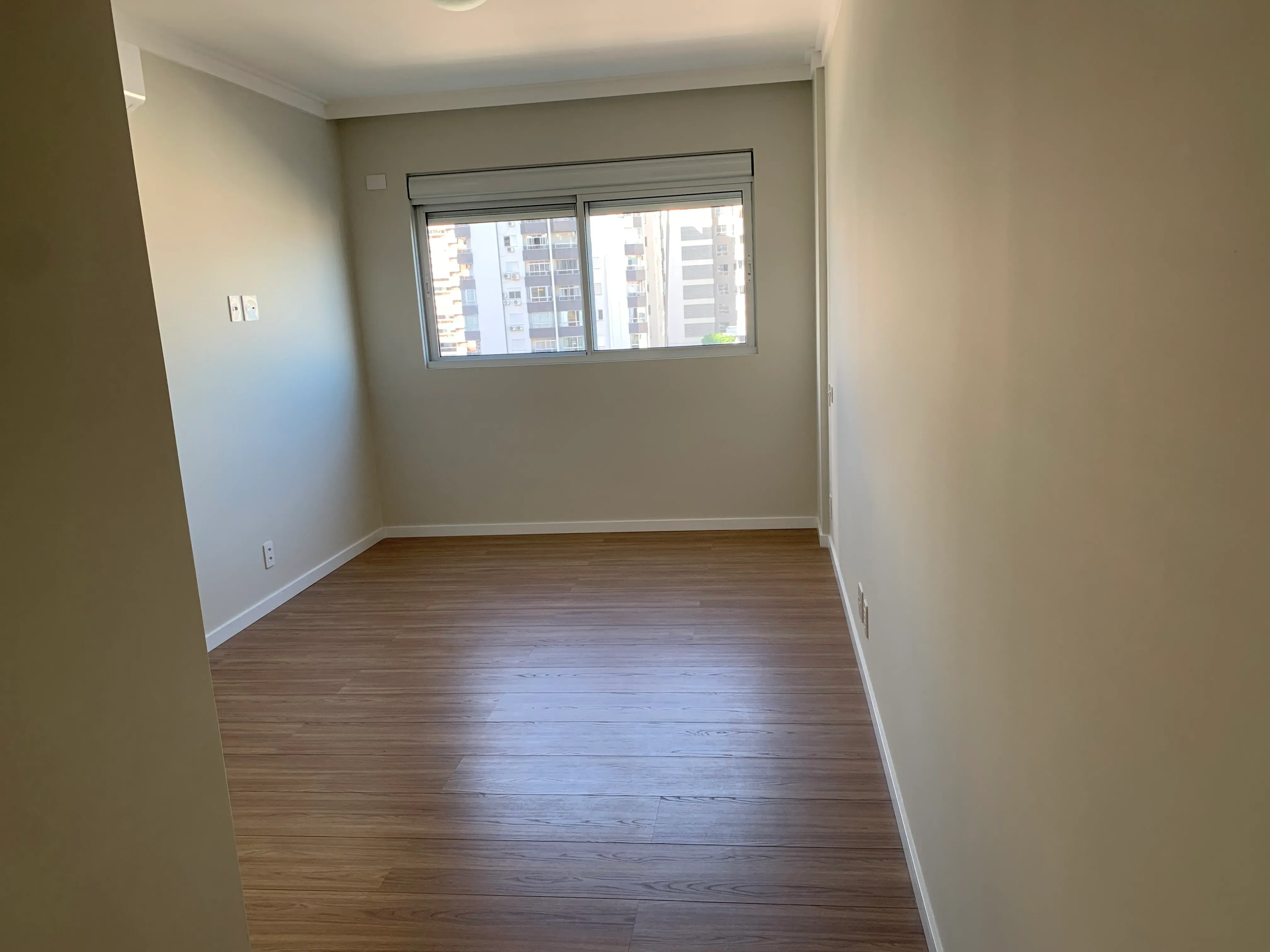 Apartamento com 2 dormitórios sendo 1 suíte e 1 vaga de garagem em São José/SC