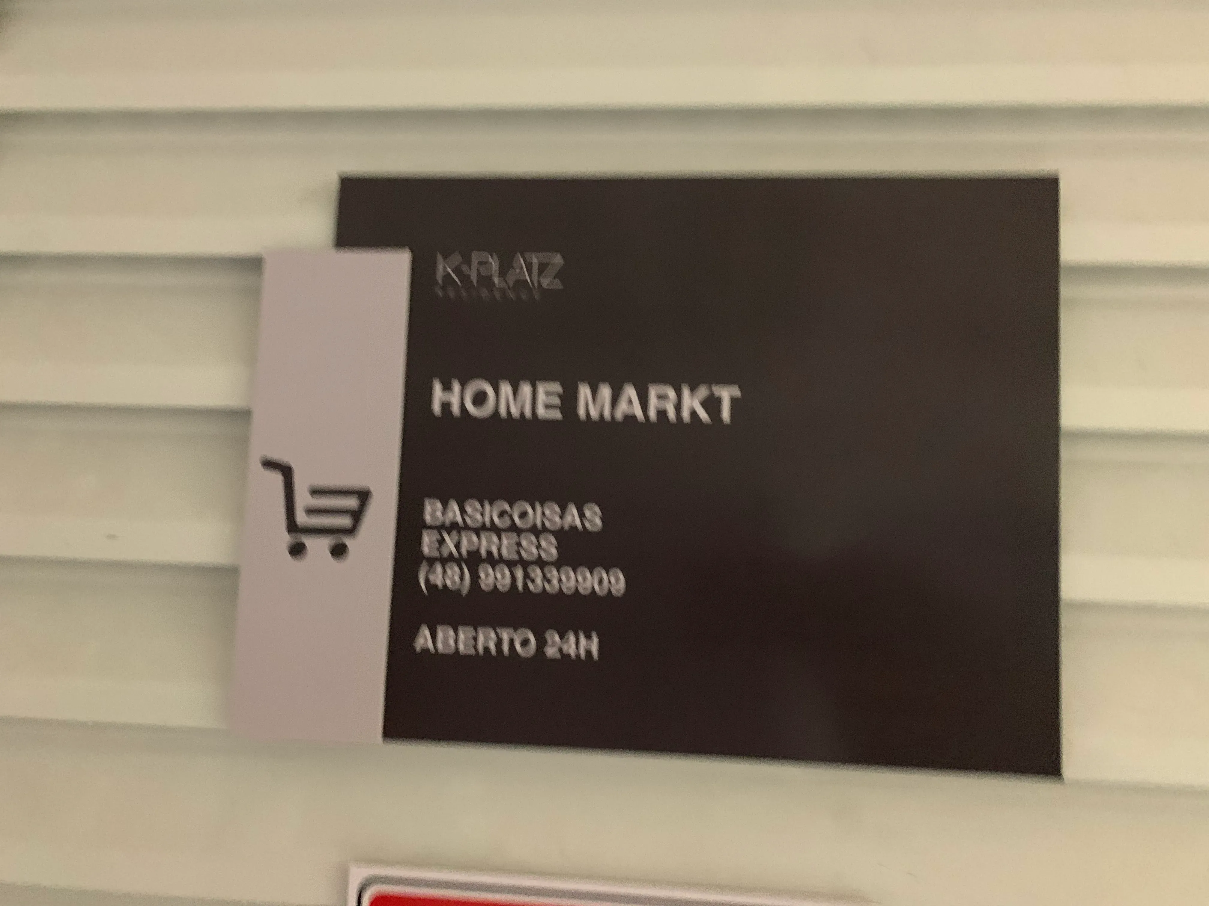 Apartamento com 2 dormitórios sendo 1 suíte e 1 vaga de garagem em São José/SC