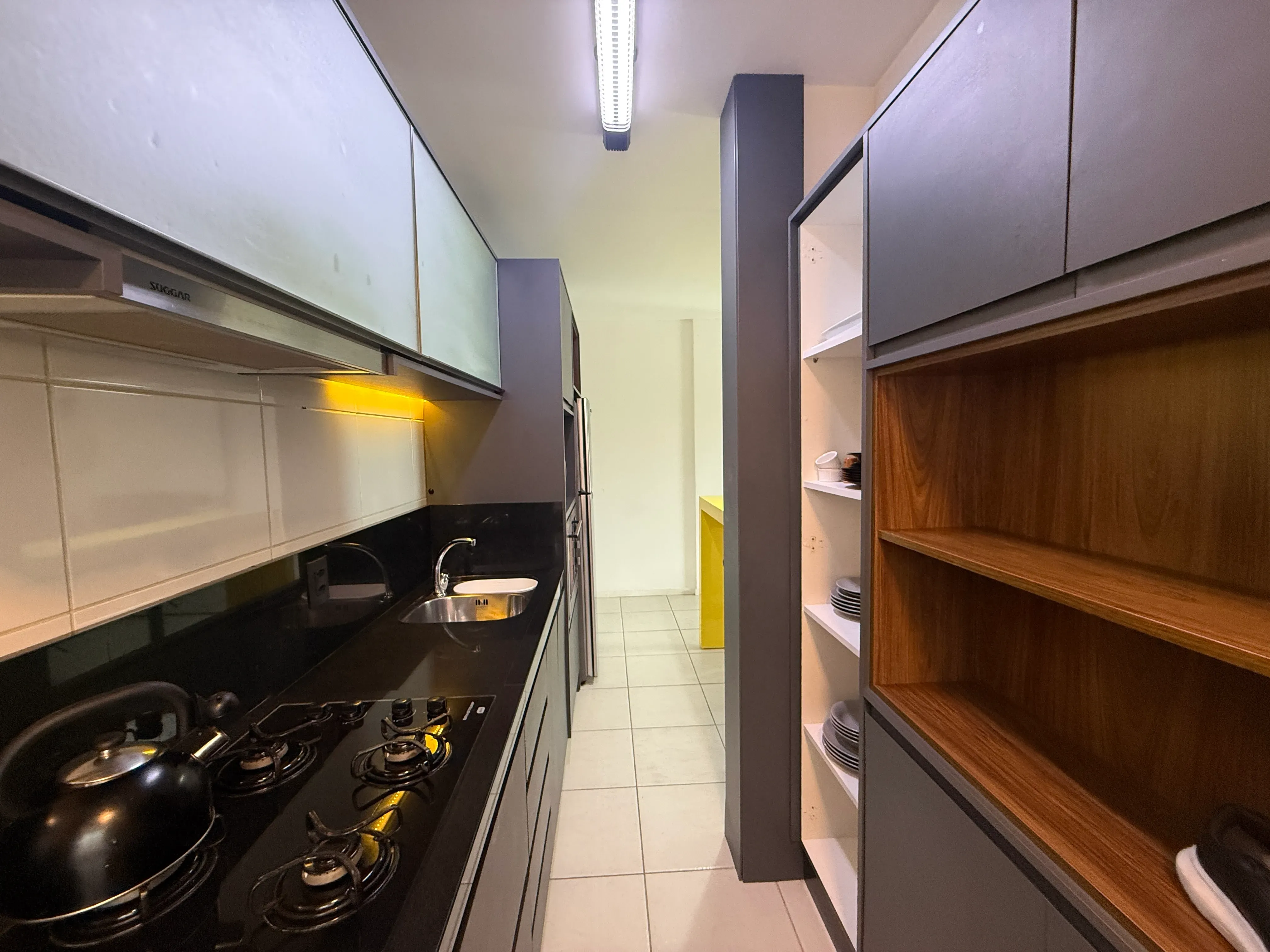 Apartamento com 1 dormitório sendo 1 suíte e 1 vaga de garagem em Itajaí/SC