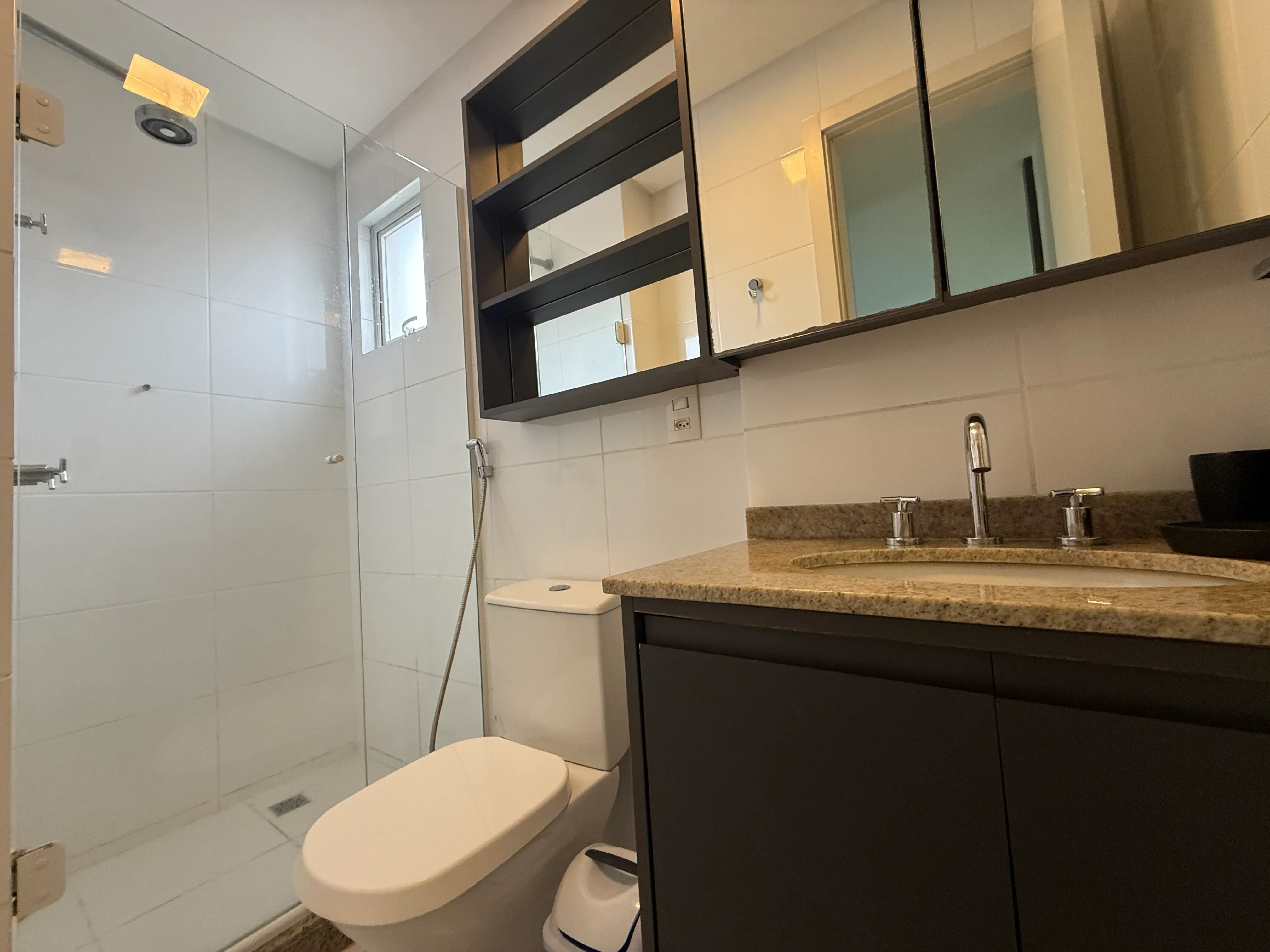 Apartamento com 1 dormitório sendo 1 suíte e 1 vaga de garagem em Itajaí/SC