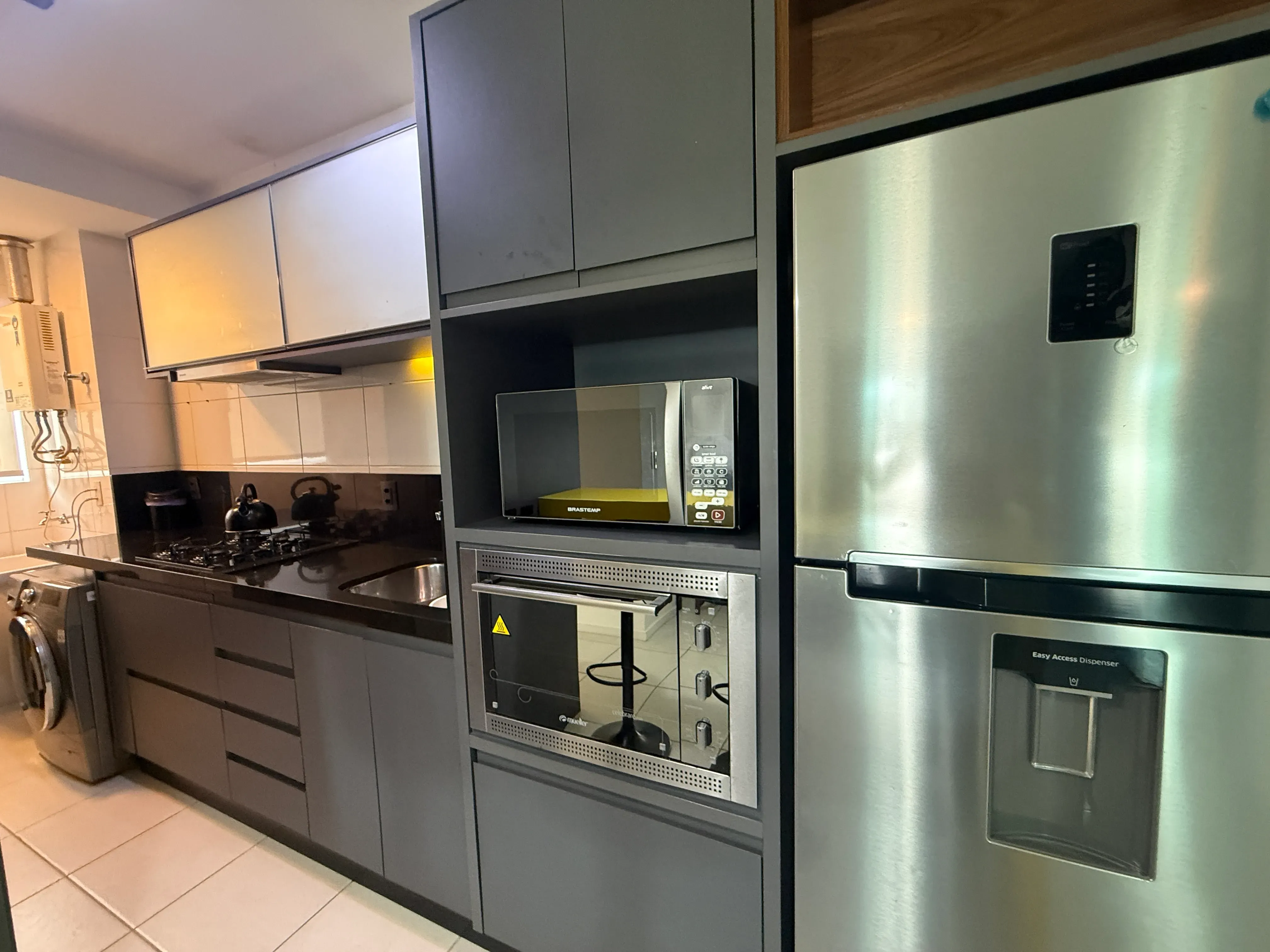 Apartamento com 1 dormitório sendo 1 suíte e 1 vaga de garagem em Itajaí/SC