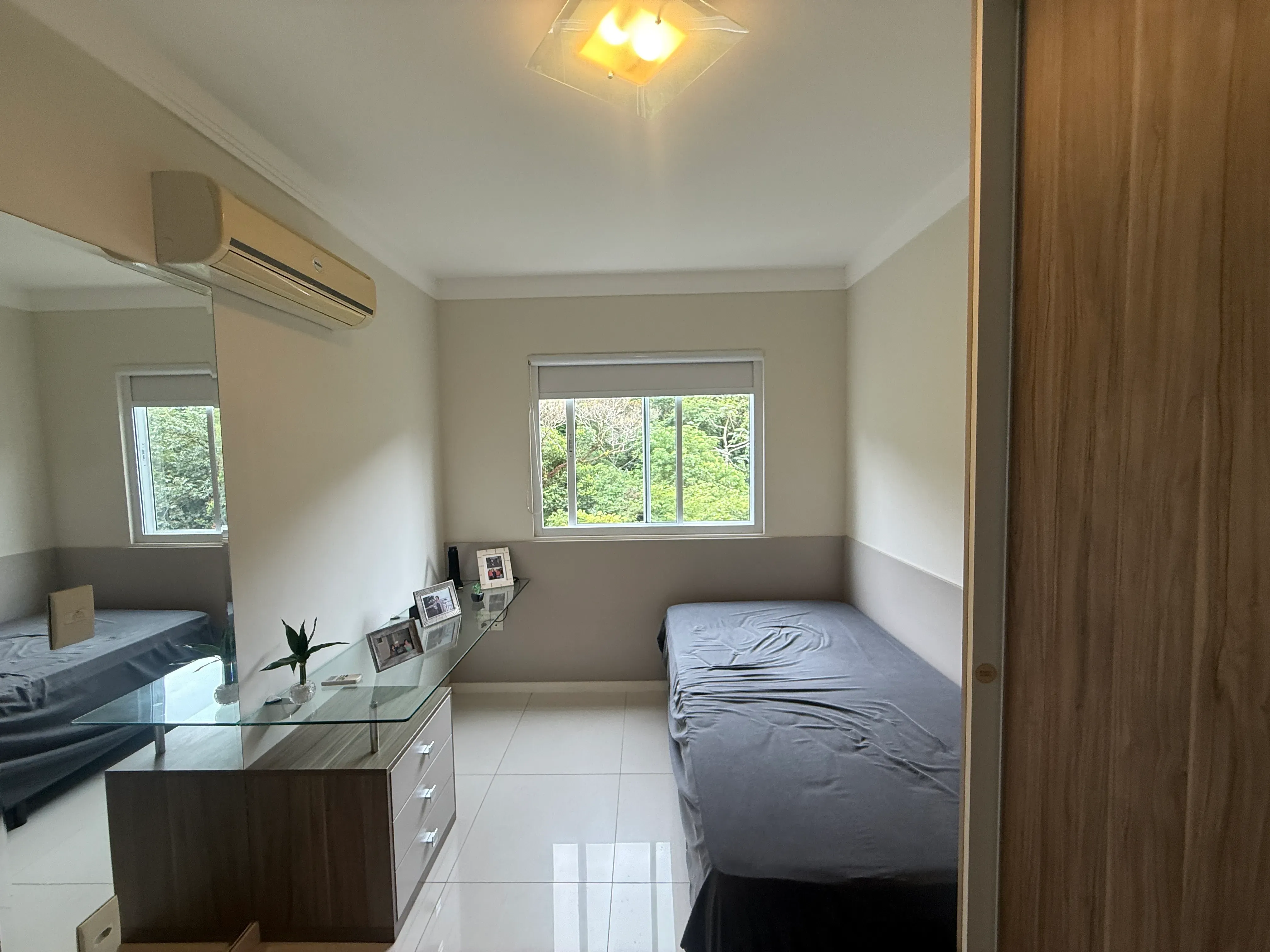 Apartamento com 2 dormitórios sendo 1 suíte e 1 vaga de garagem em Balneário Camboriú/SC