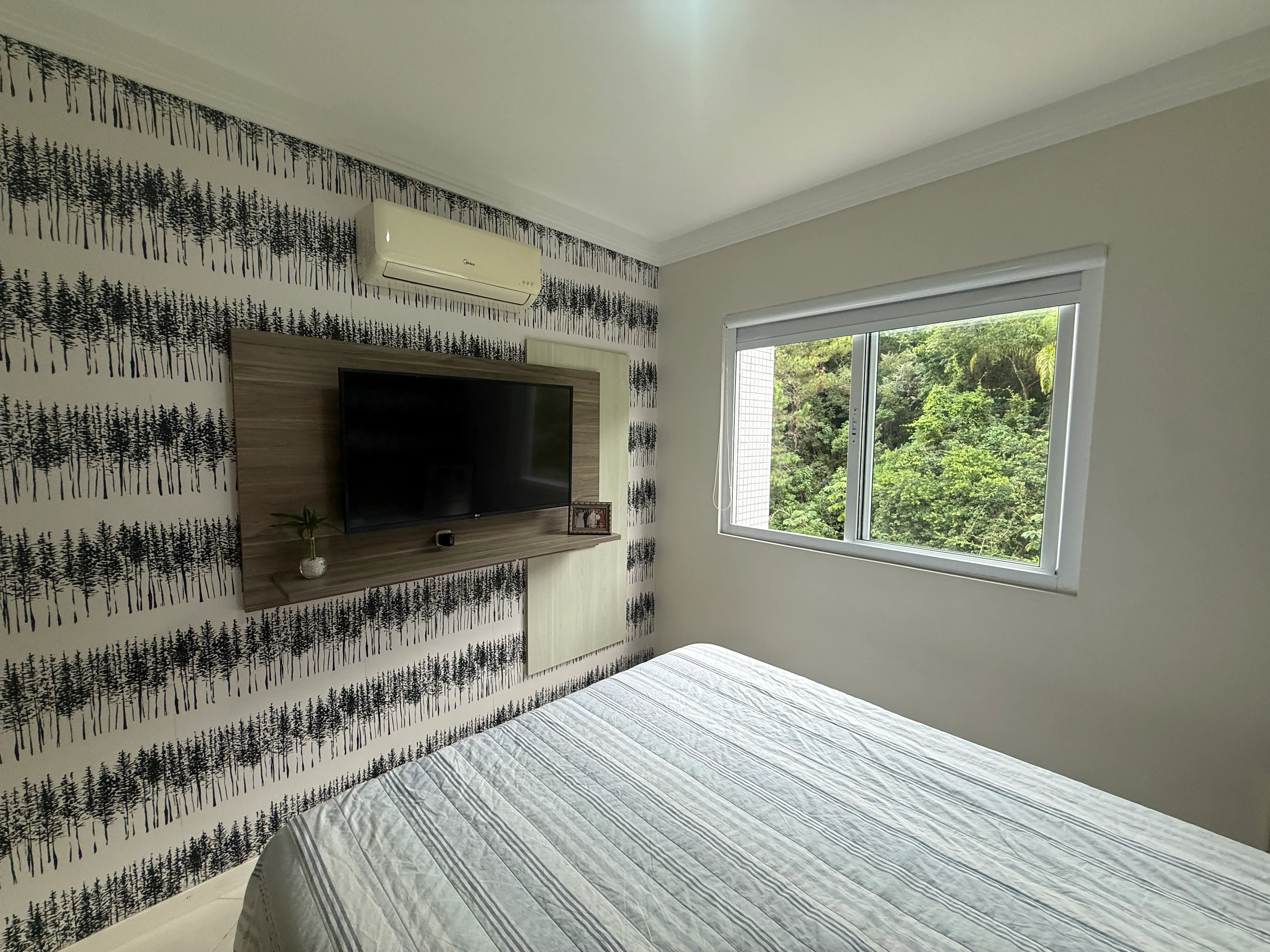 Apartamento com 2 dormitórios sendo 1 suíte e 1 vaga de garagem em Balneário Camboriú/SC