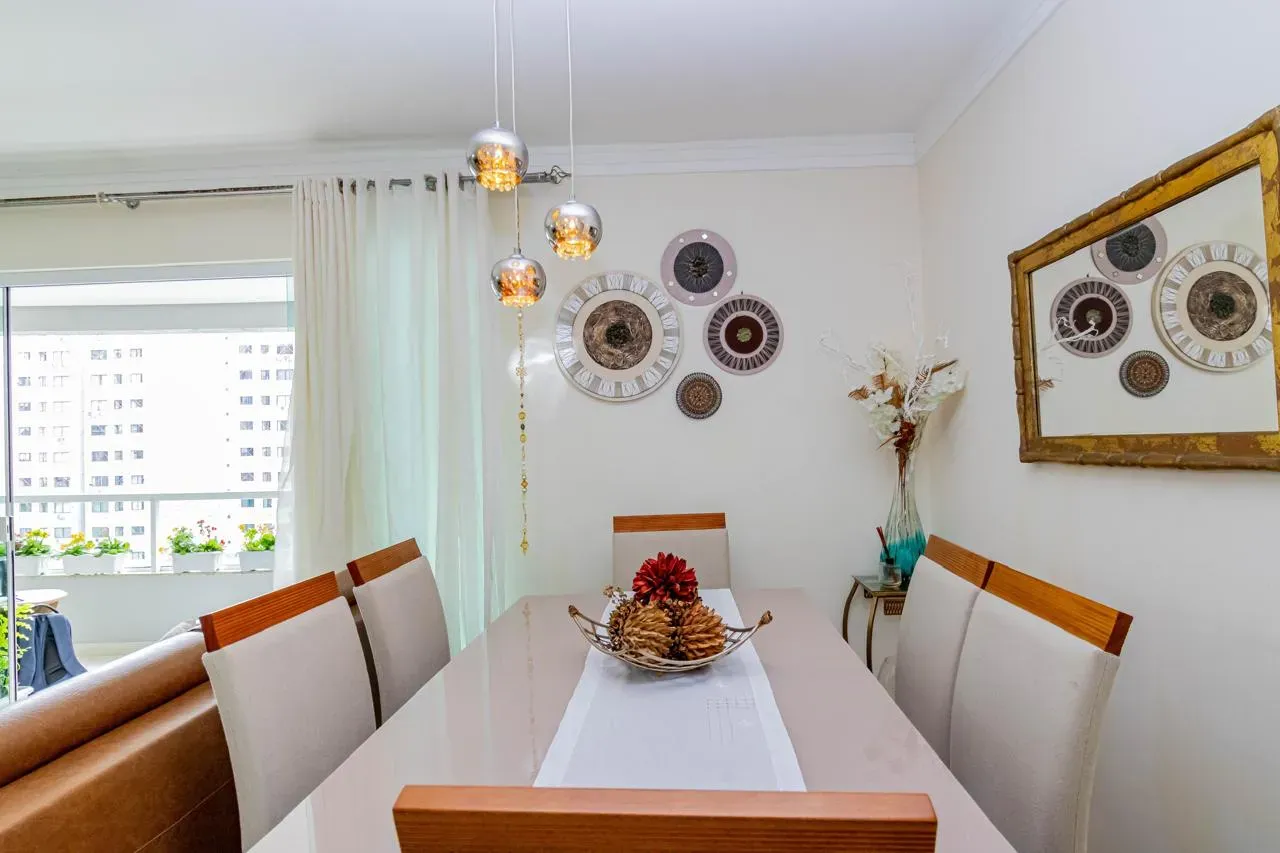 Apartamento com 4 dormitórios sendo 1 suíte e 1 vaga de garagem em Balneário Camboriú/SC