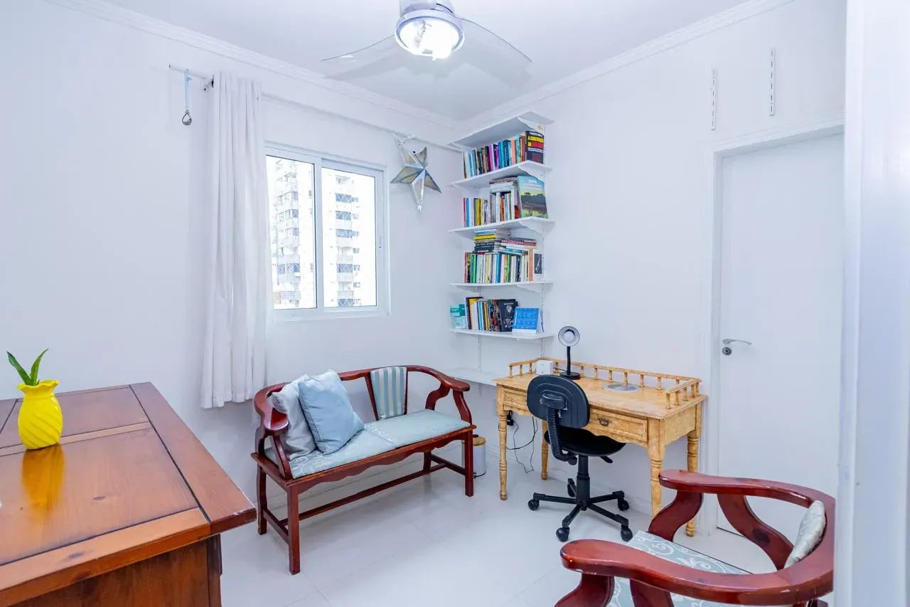 Apartamento com 4 dormitórios sendo 1 suíte e 1 vaga de garagem em Balneário Camboriú/SC