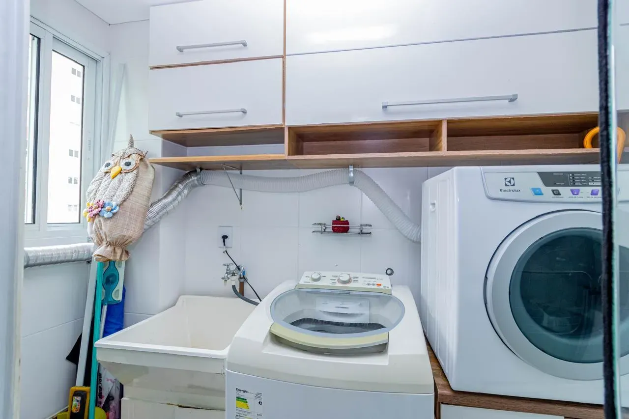 Apartamento com 4 dormitórios sendo 1 suíte e 1 vaga de garagem em Balneário Camboriú/SC