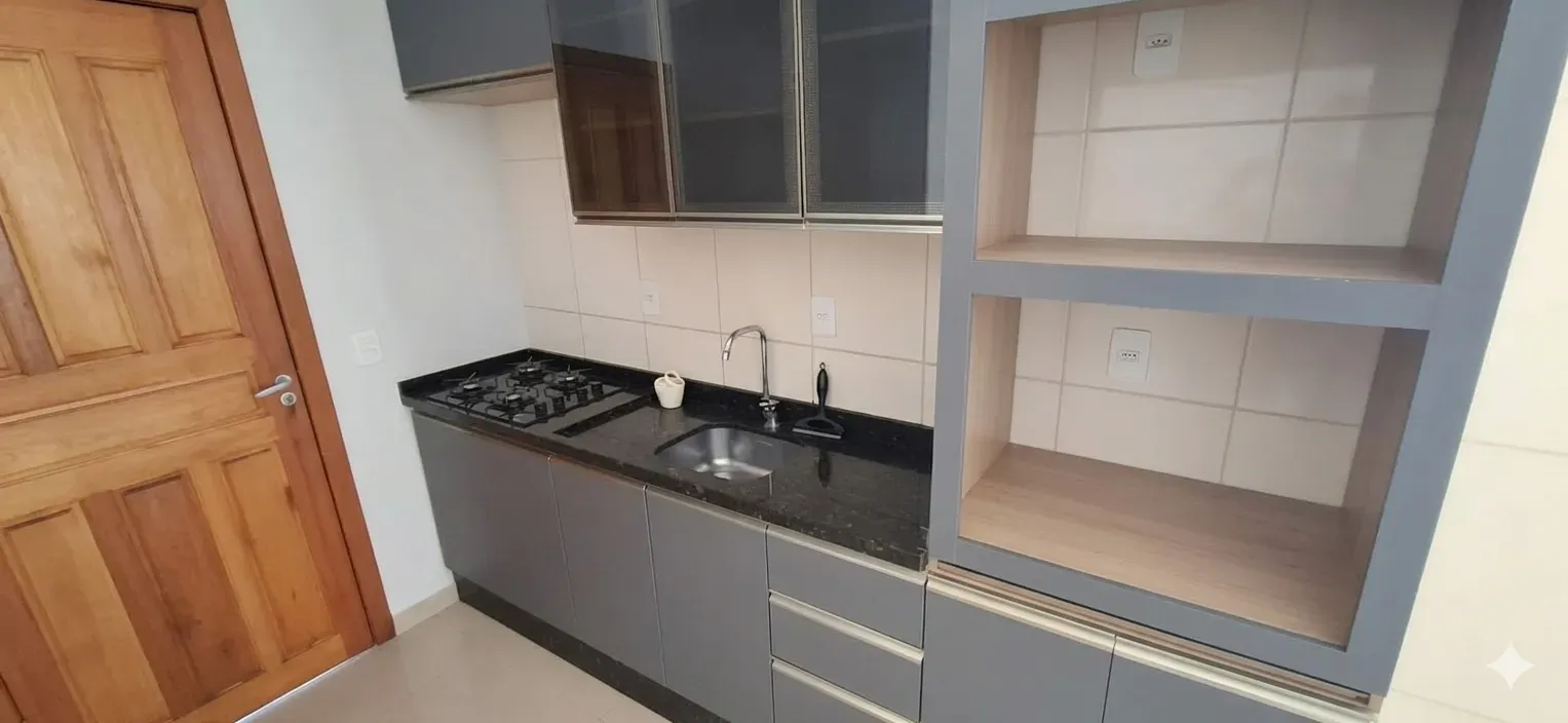 Casa com 2 dormitórios sendo 2 suítes e 1 vaga de garagem em Florianópolis/SC