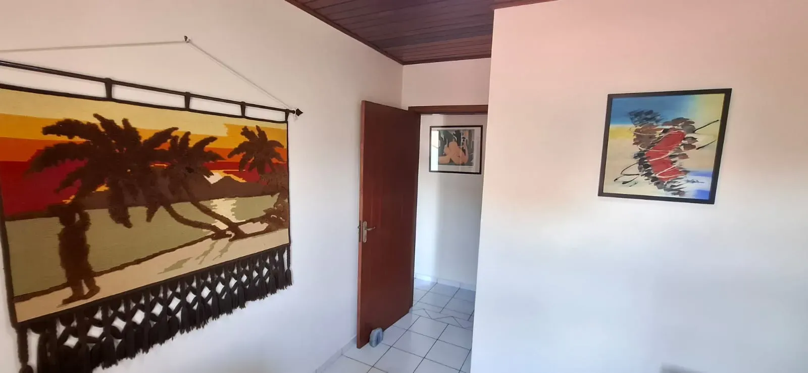 Casa com 3 dormitórios sendo 1 suíte e 1 vaga de garagem em Florianópolis/SC