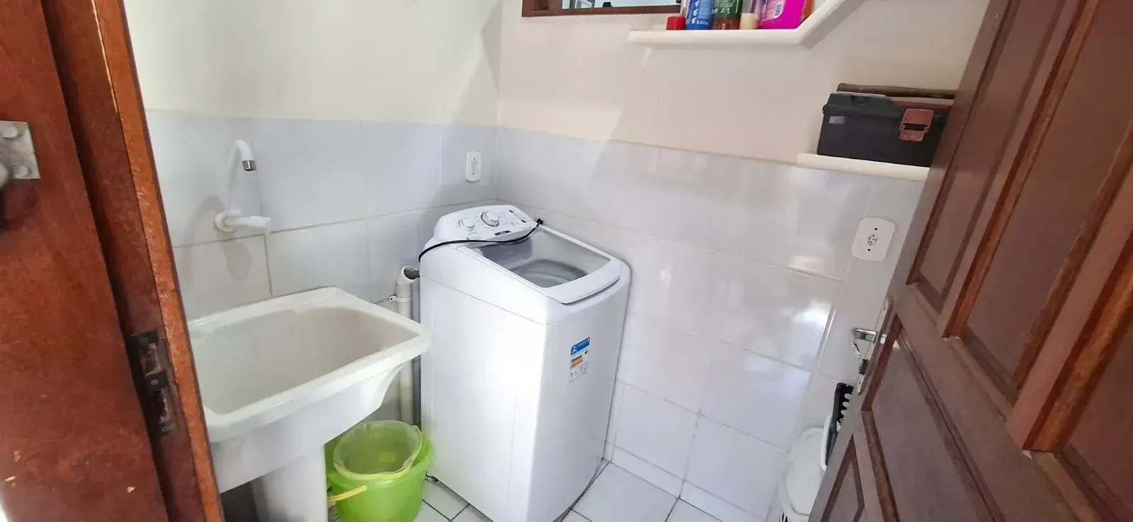 Casa com 3 dormitórios sendo 1 suíte e 1 vaga de garagem em Florianópolis/SC