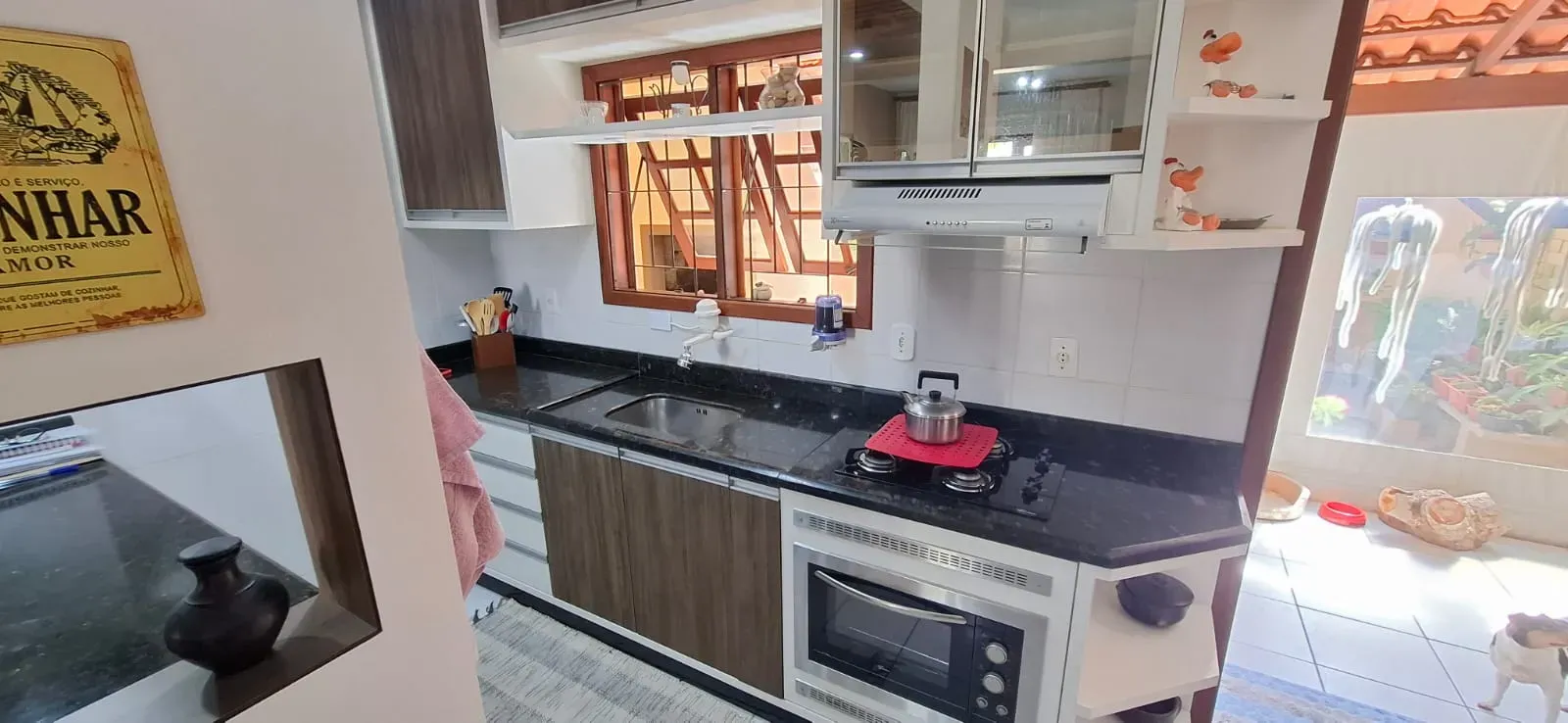 Casa com 3 dormitórios sendo 1 suíte e 1 vaga de garagem em Florianópolis/SC