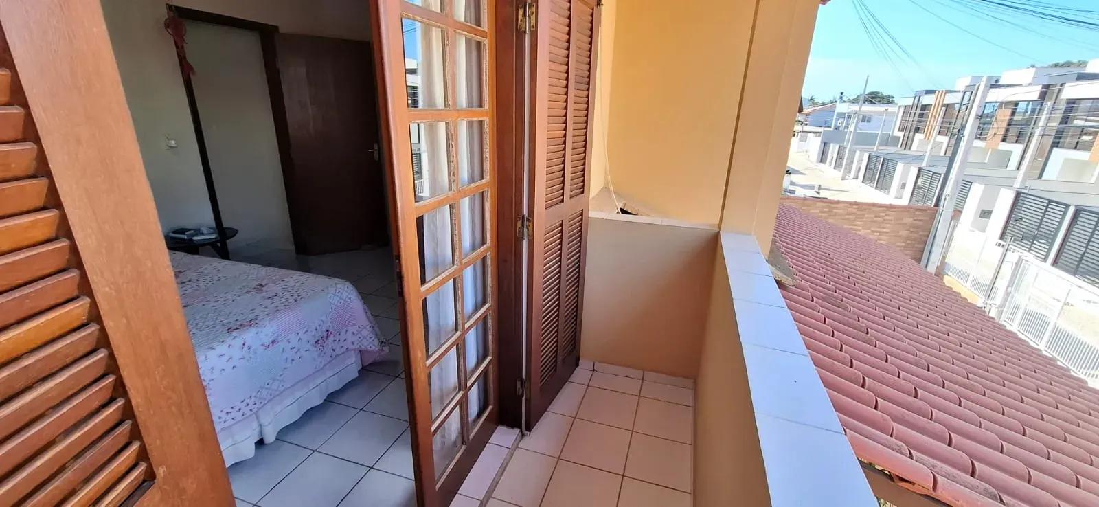 Casa com 3 dormitórios sendo 1 suíte e 1 vaga de garagem em Florianópolis/SC