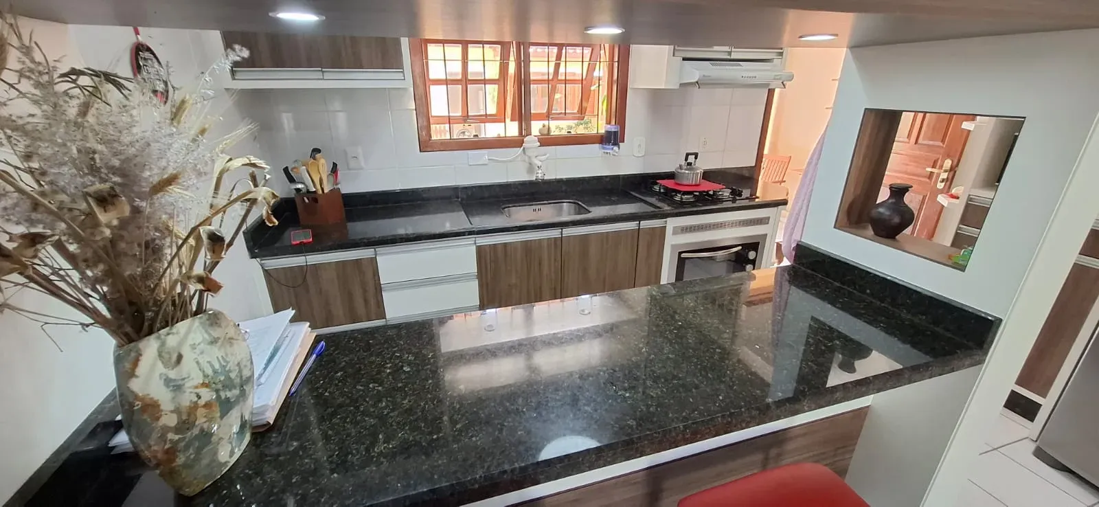 Casa com 3 dormitórios sendo 1 suíte e 1 vaga de garagem em Florianópolis/SC