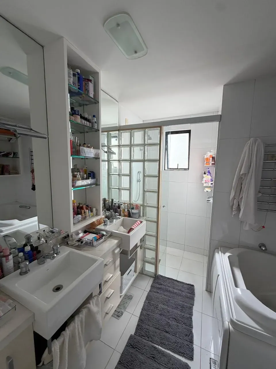 Cobertura Duplex mobiliada com 3 suítes e 3 vagas de garagem em Blumenau/SC