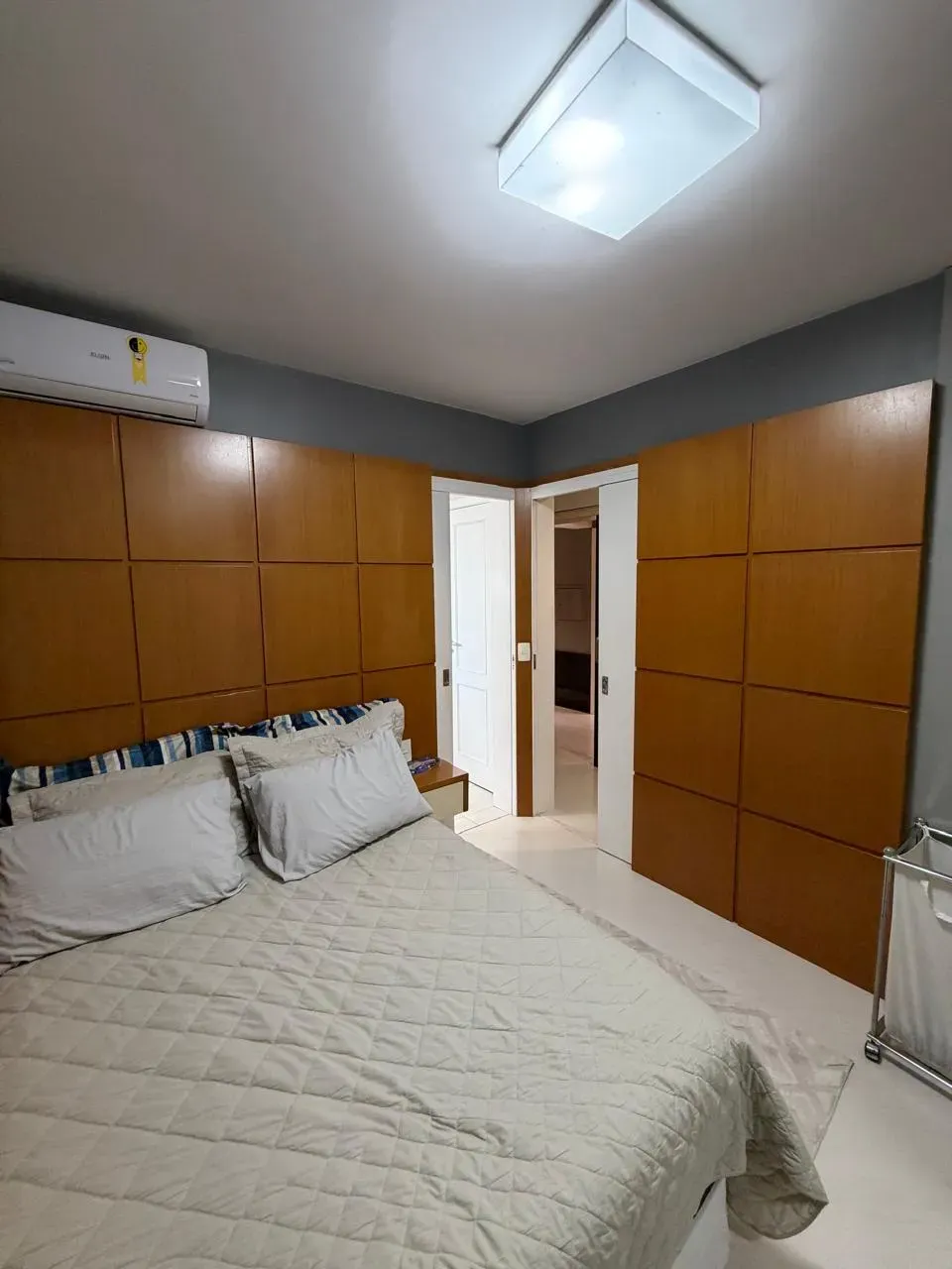 Cobertura Duplex mobiliada com 3 suítes e 3 vagas de garagem em Blumenau/SC