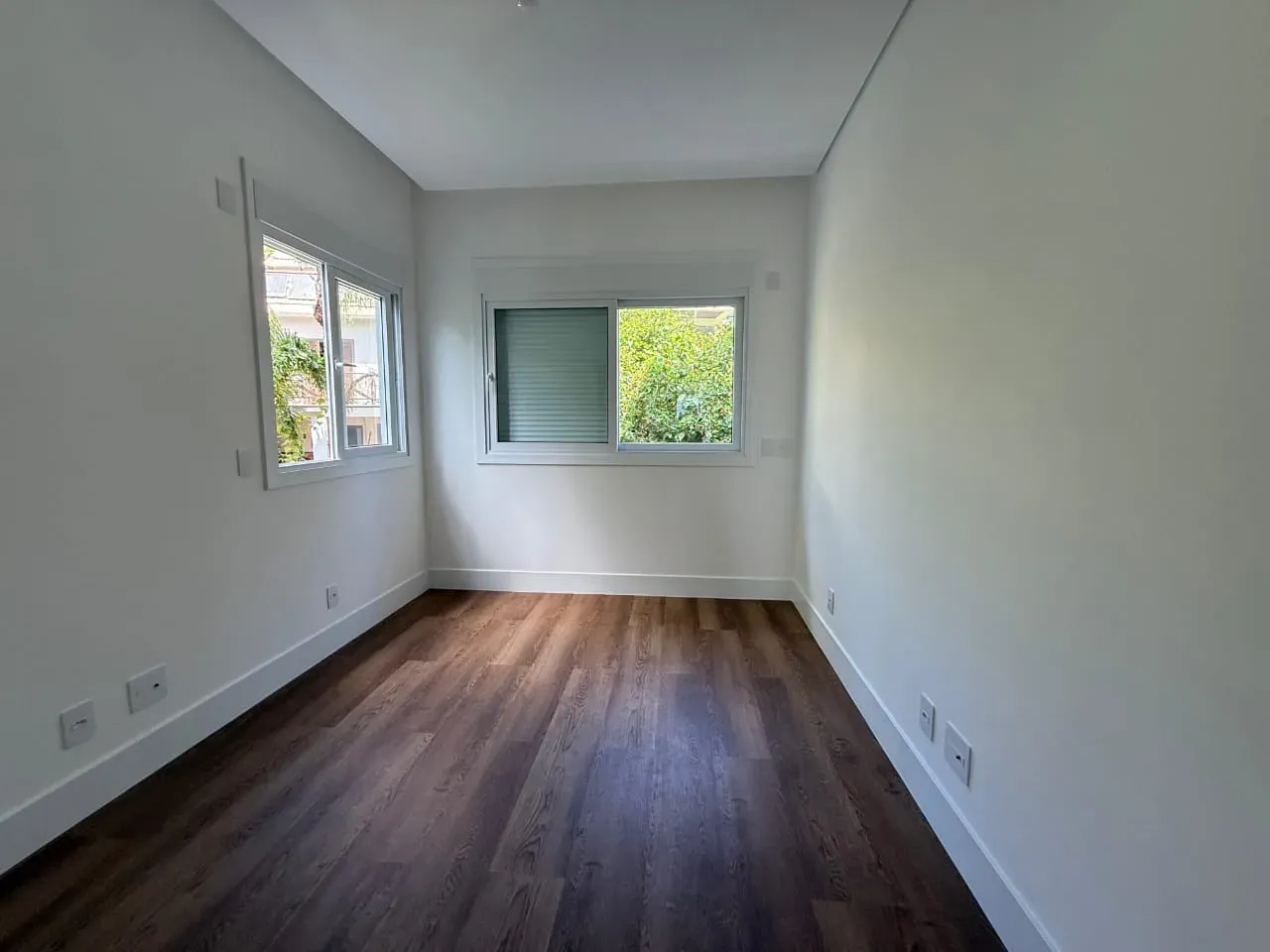 Apartamento com 3 dormitórios sendo 3 suítes e 2 vagas de garagem em Florianópolis/SC