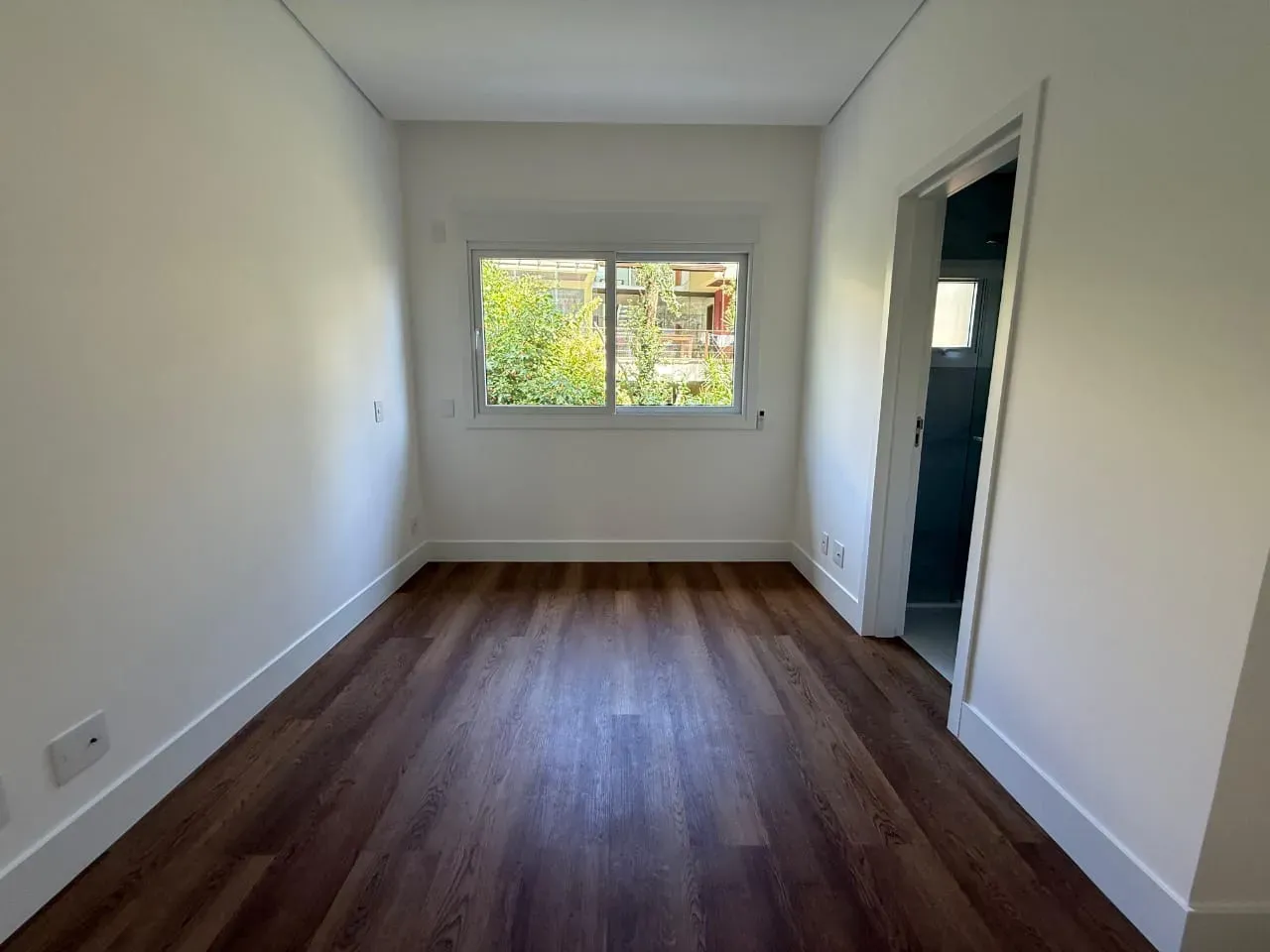 Apartamento com 3 dormitórios sendo 3 suítes e 2 vagas de garagem em Florianópolis/SC